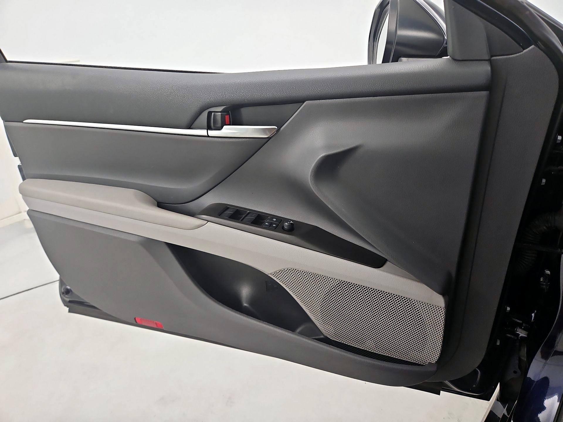 Thumbnail: 2022 Toyota Camry - 12
