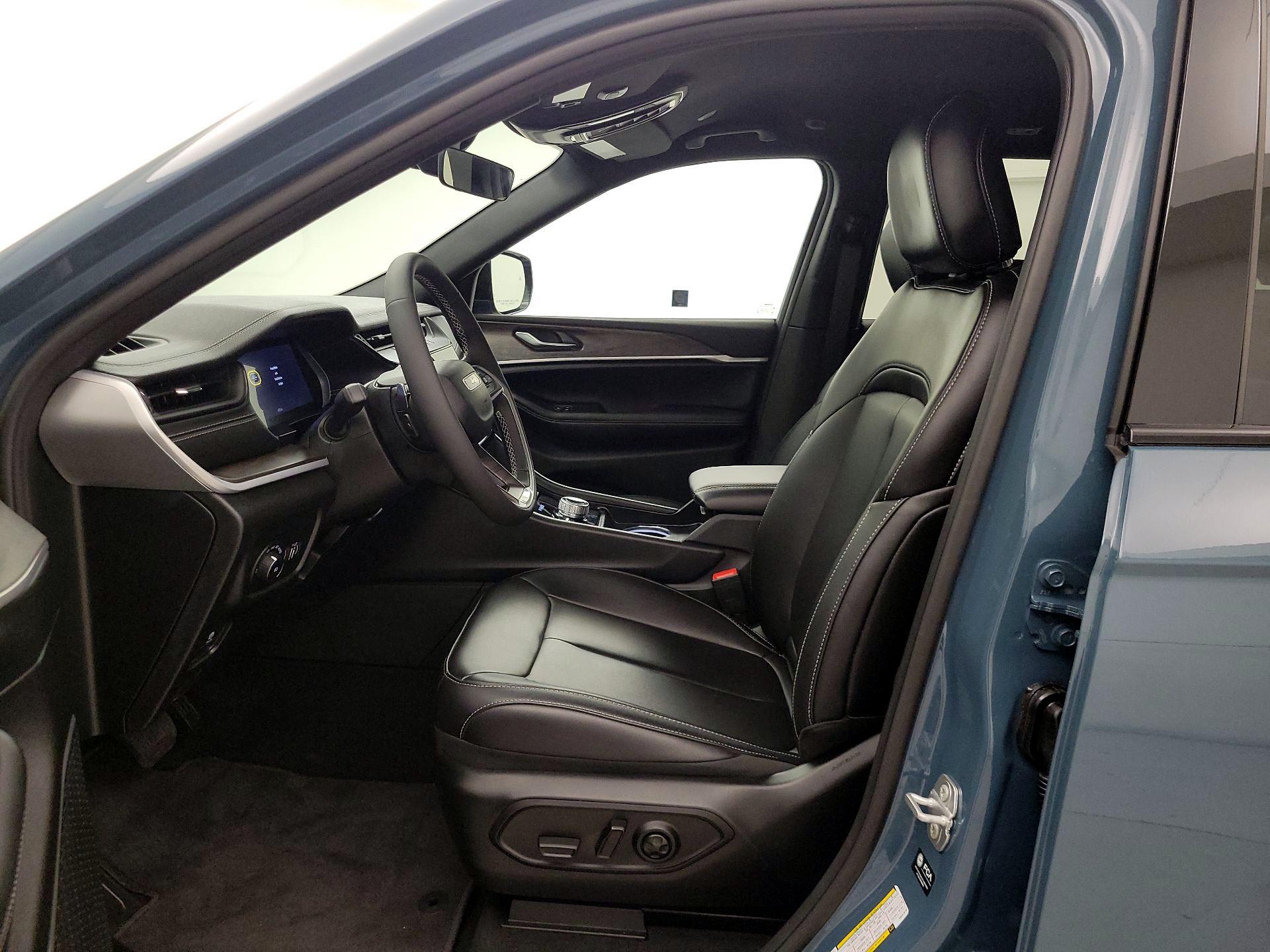 Thumbnail: 2026 Jeep Grand Cherokee - 11