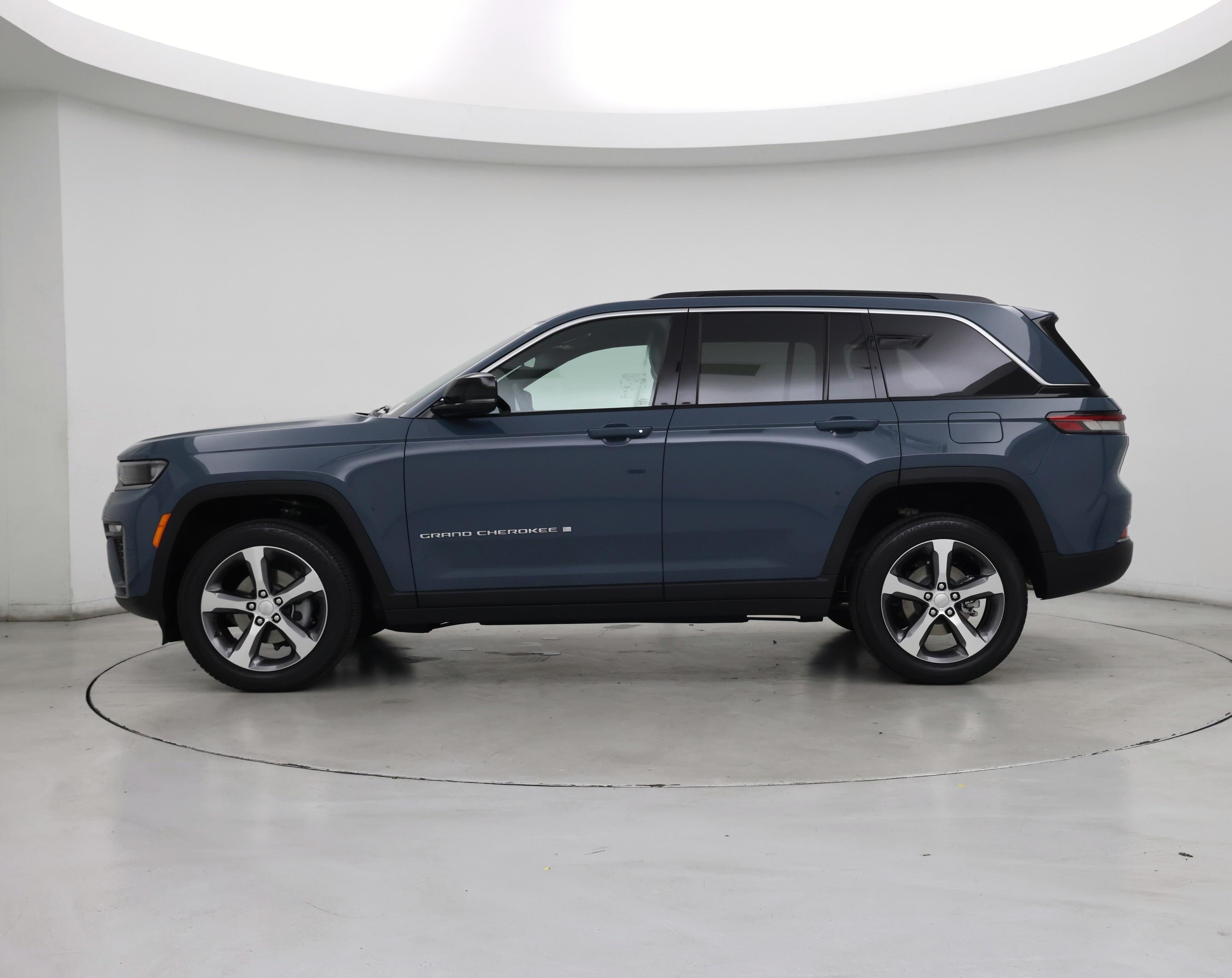 Thumbnail: 2026 Jeep Grand Cherokee - 3