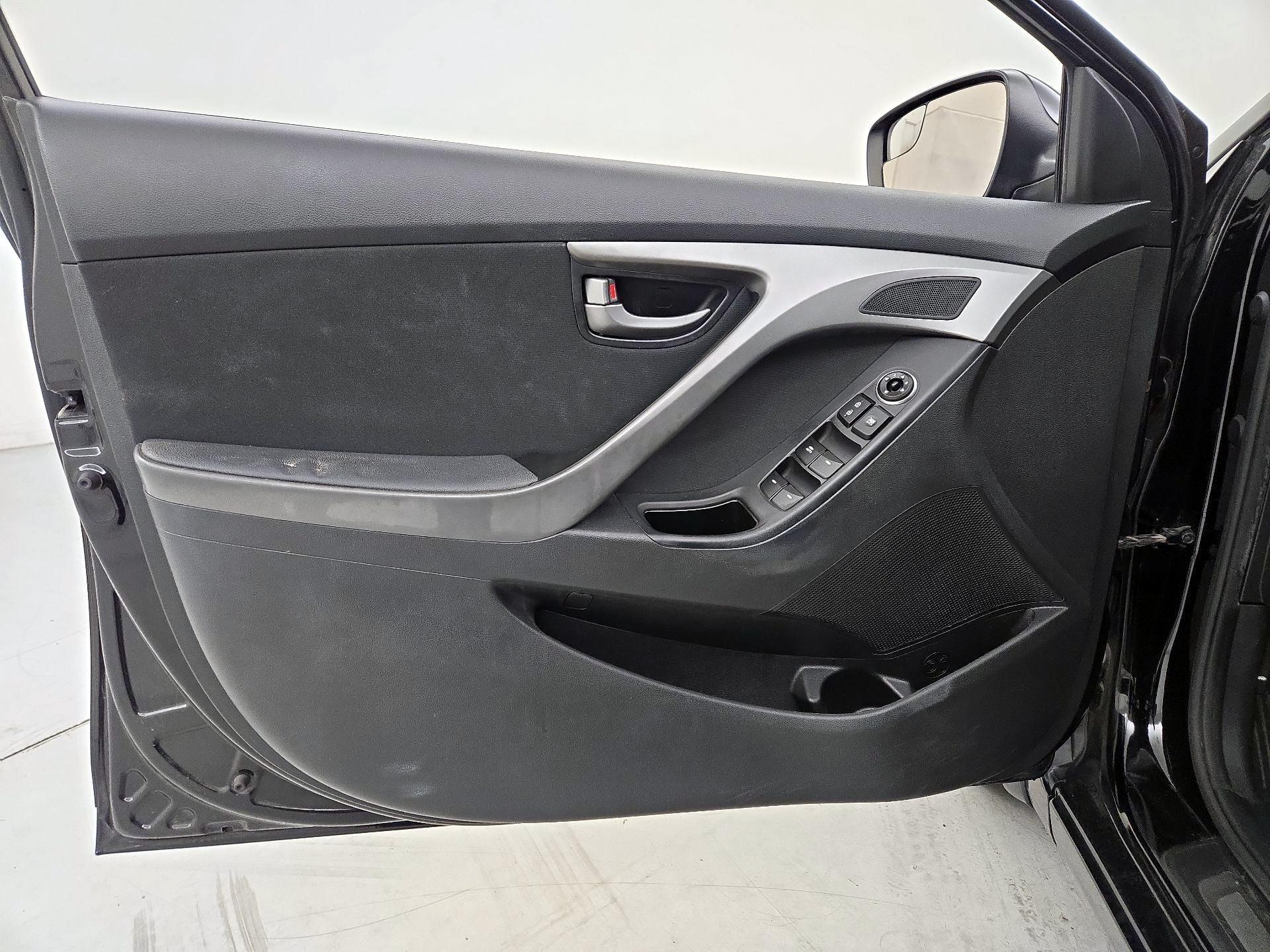 Thumbnail: 2015 Hyundai Elantra - 12