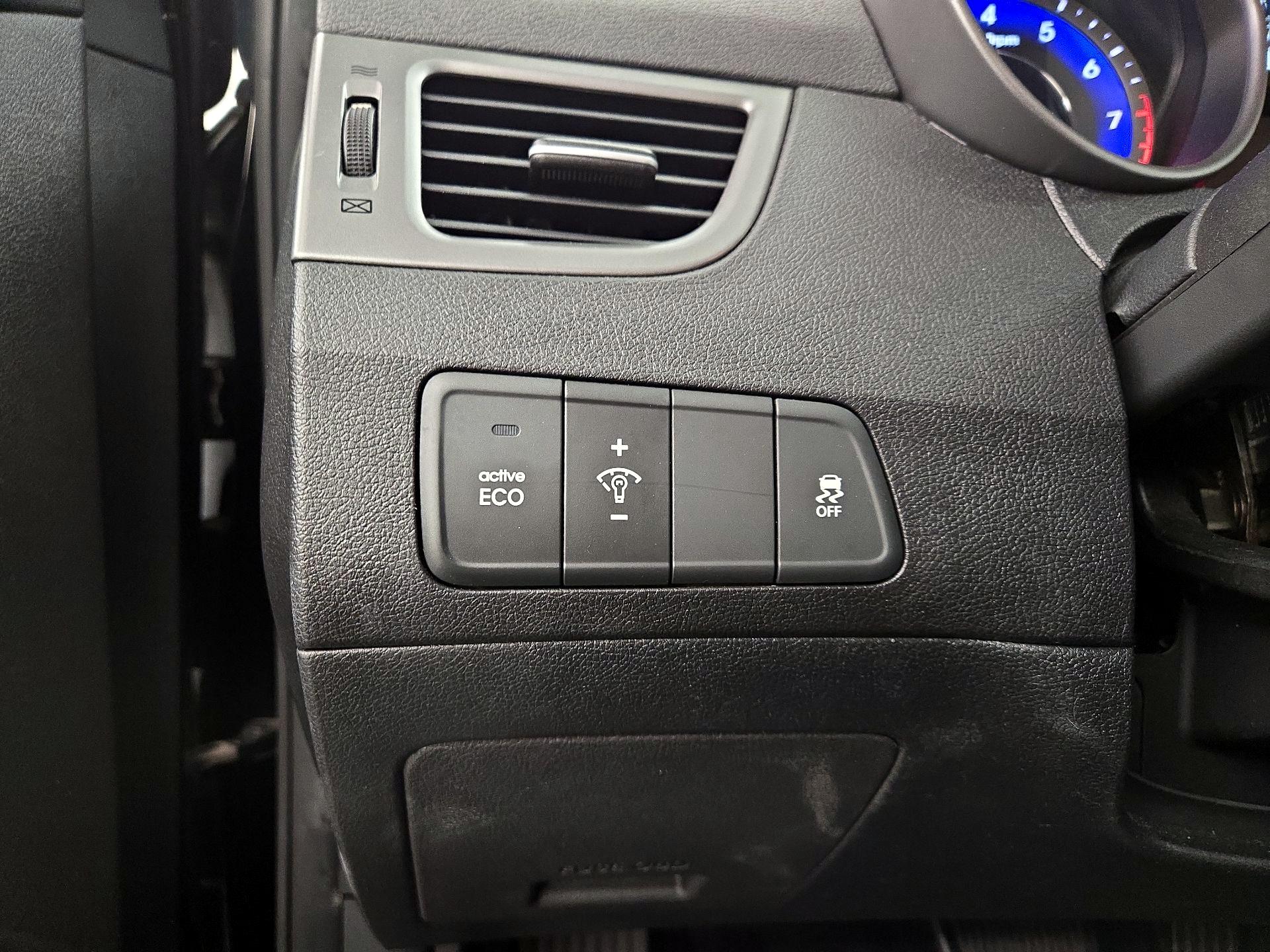 Thumbnail: 2015 Hyundai Elantra - 13