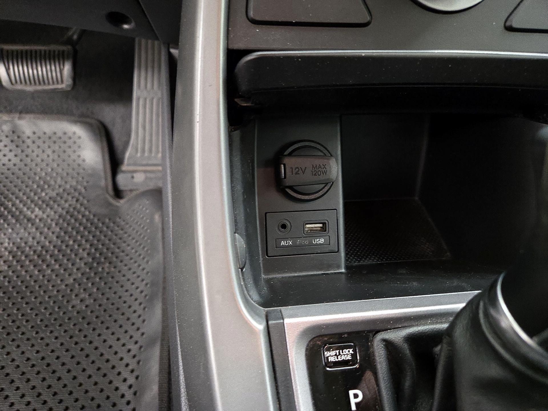 Thumbnail: 2015 Hyundai Elantra - 18