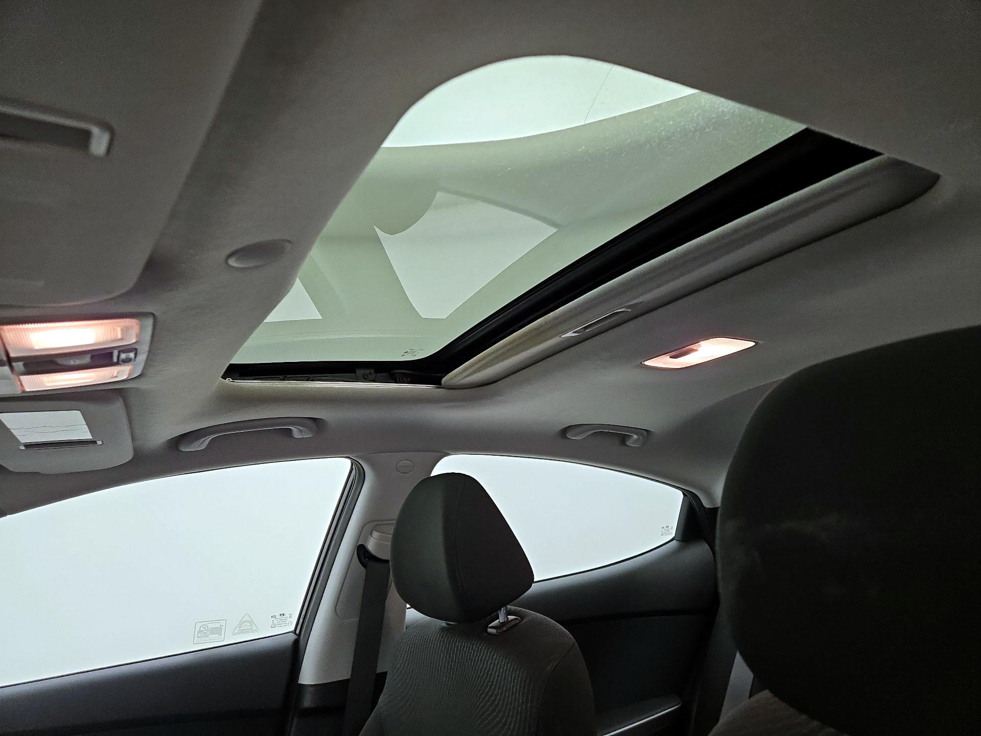 Thumbnail: 2015 Hyundai Elantra - 19