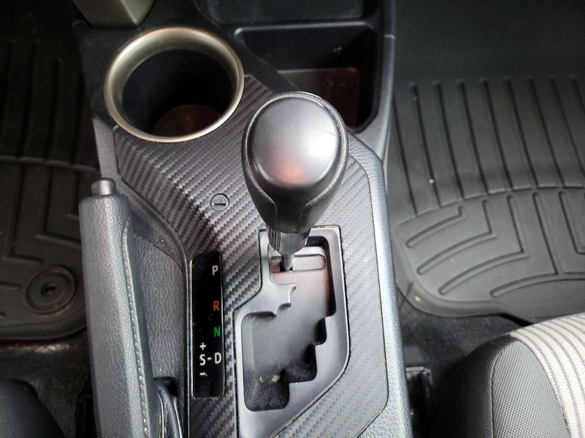 Thumbnail: 2015 Toyota RAV4 - 15