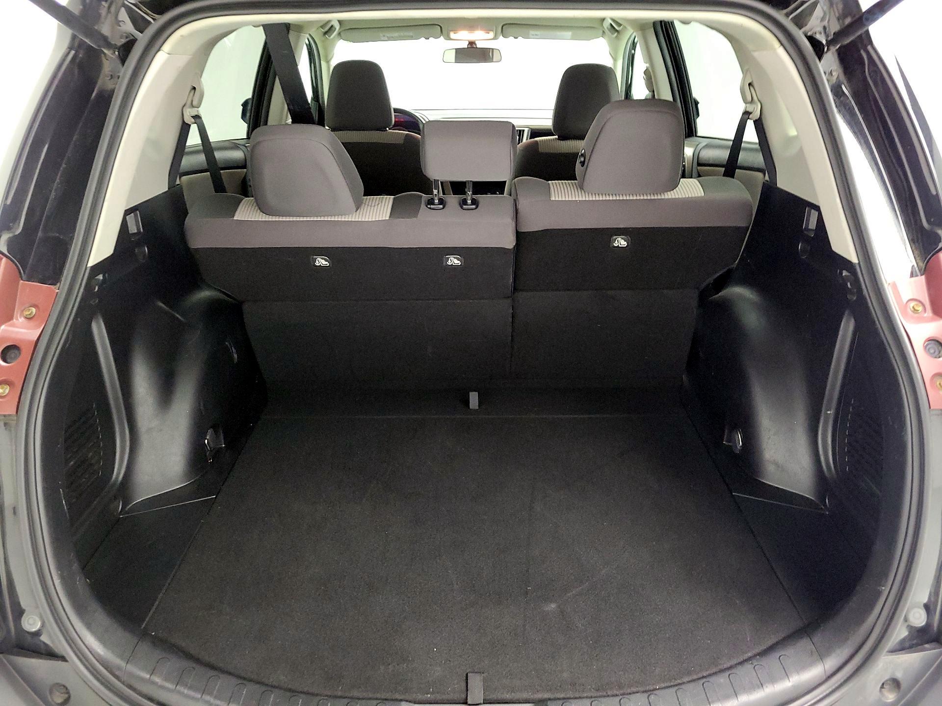 Thumbnail: 2015 Toyota RAV4 - 16