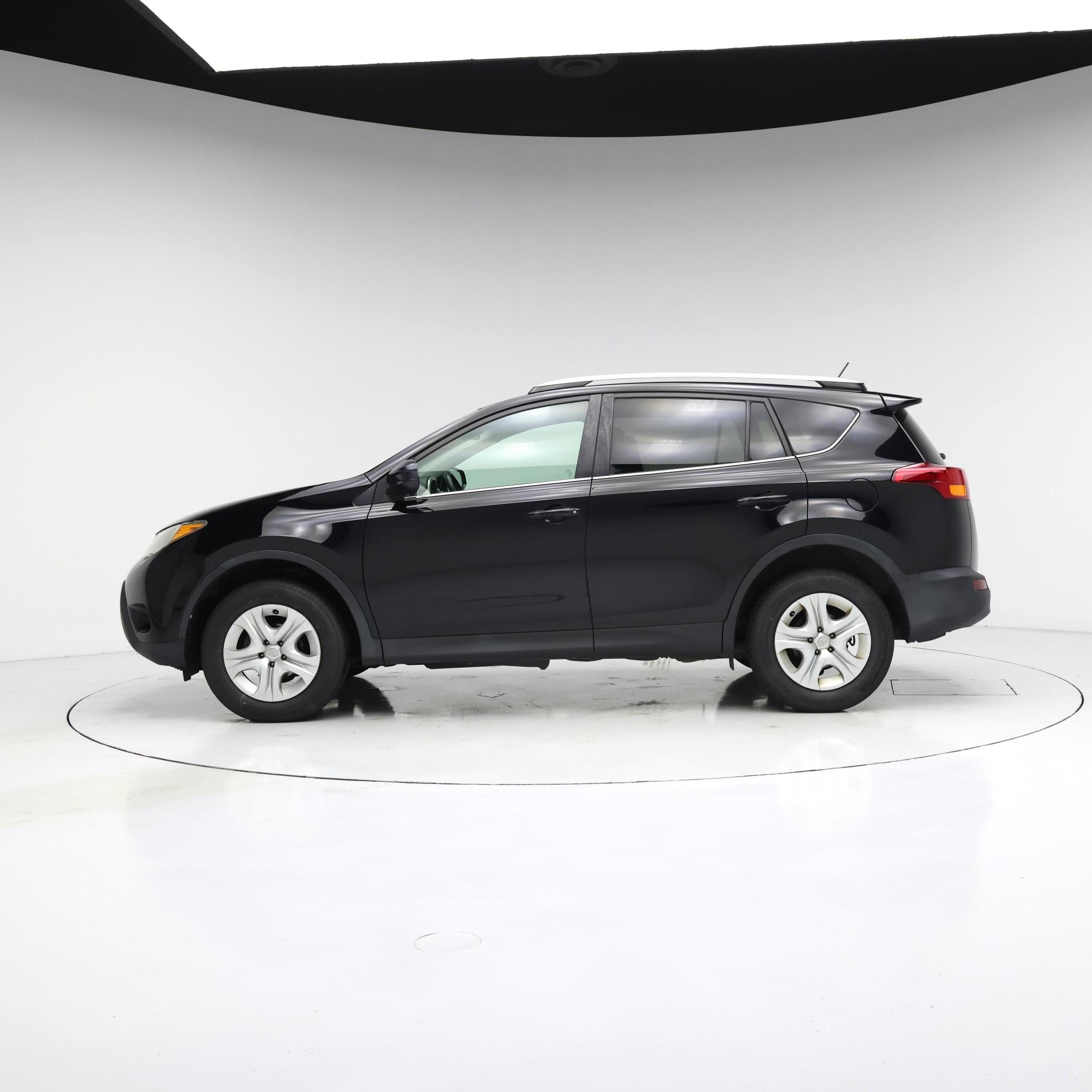 Thumbnail: 2015 Toyota RAV4 - 3