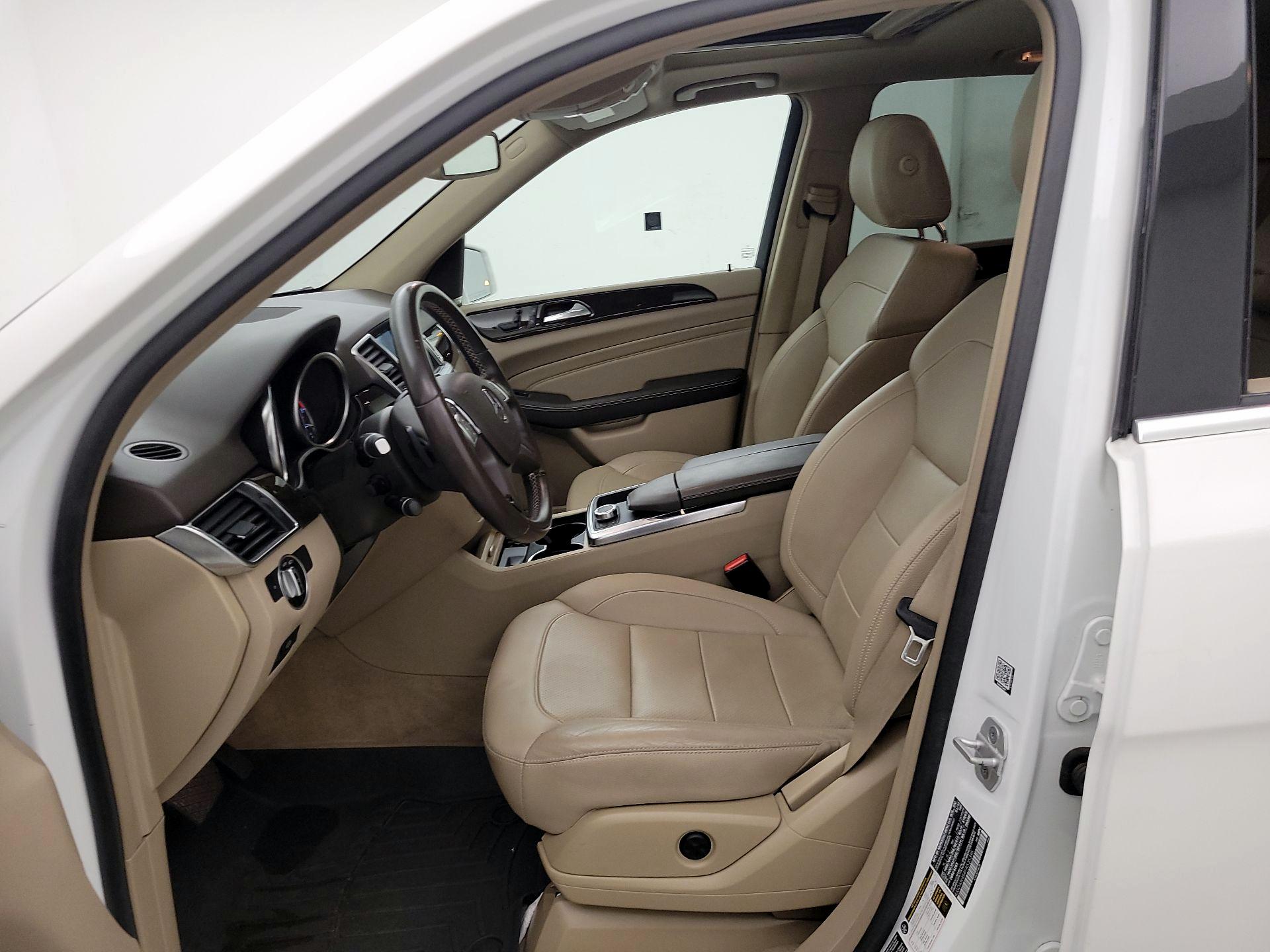 Thumbnail: 2015 Mercedes-Benz M-Class - 11