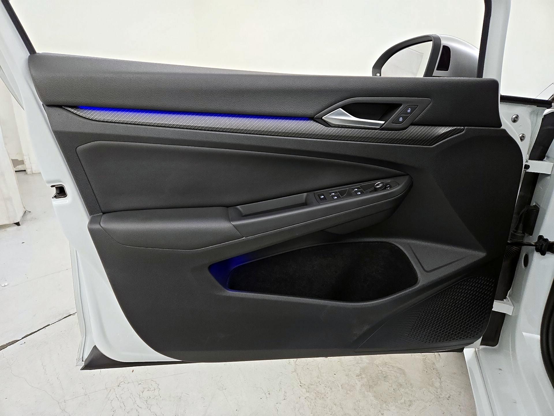 Thumbnail: 2022 Volkswagen Golf - 12