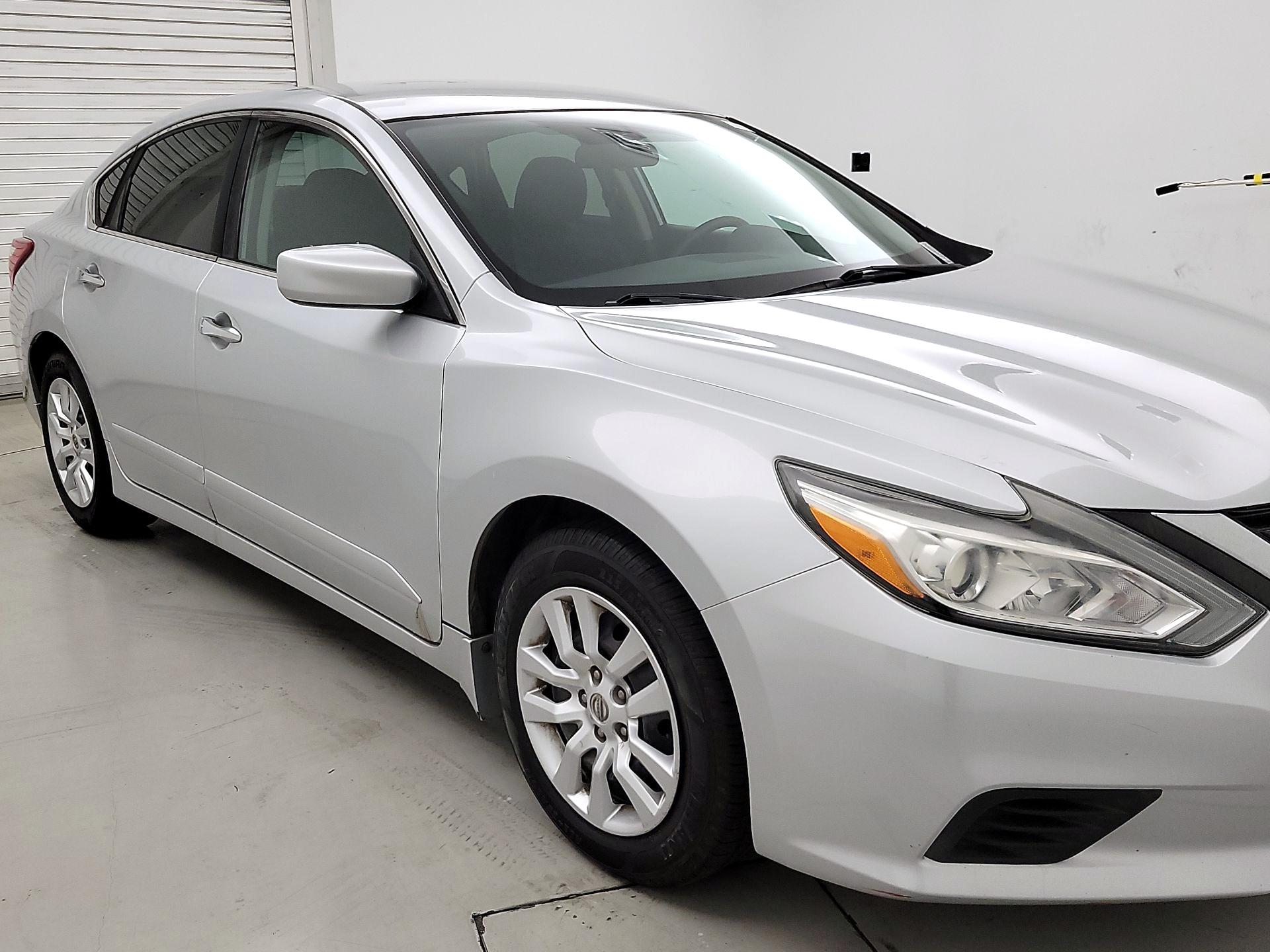 Thumbnail: 2016 Nissan Altima - 1