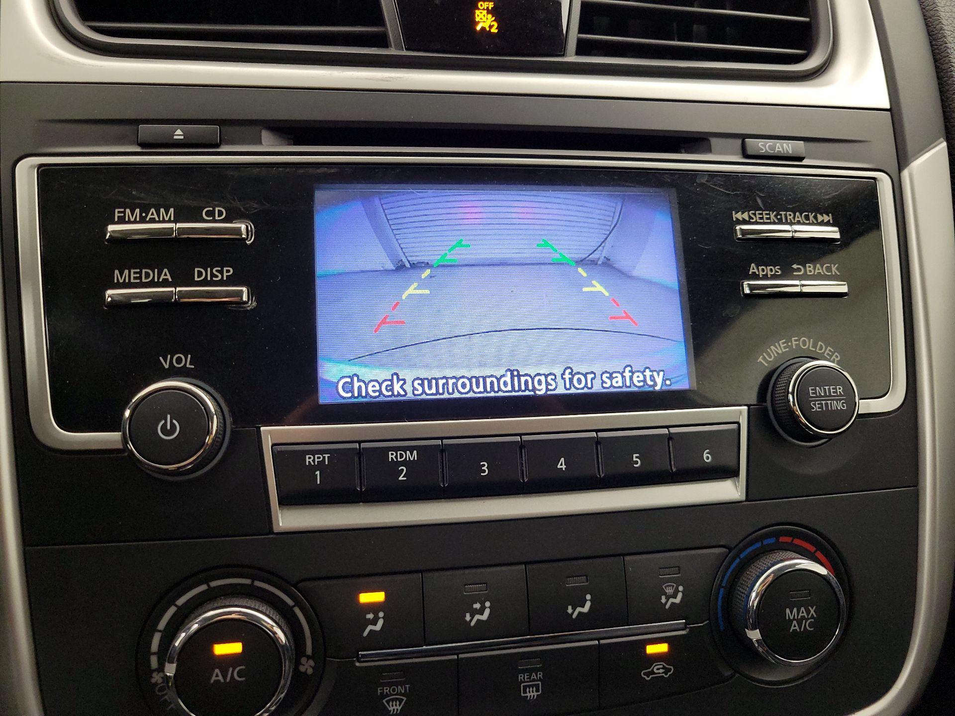 Thumbnail: 2016 Nissan Altima - 12