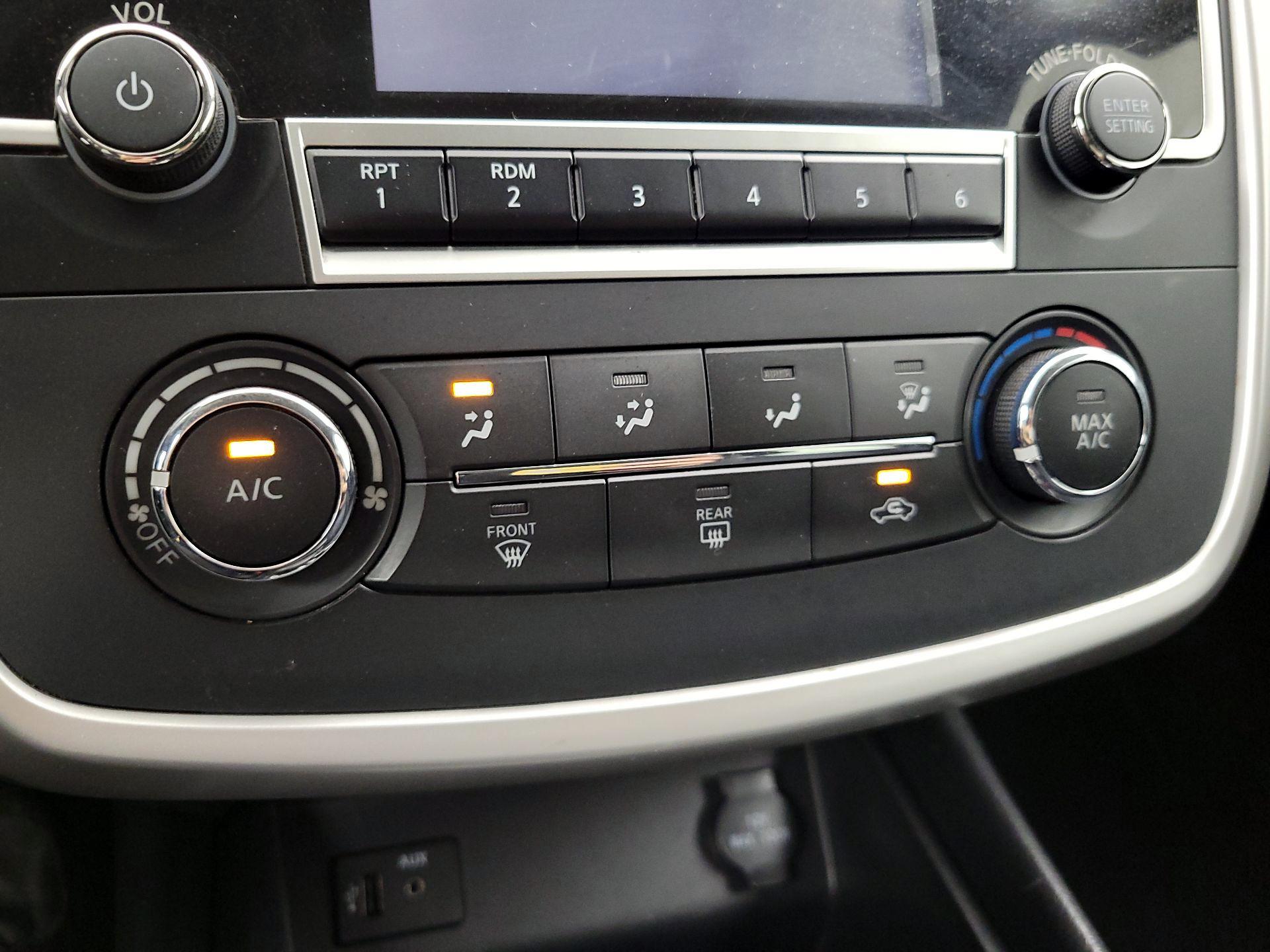 Thumbnail: 2016 Nissan Altima - 14