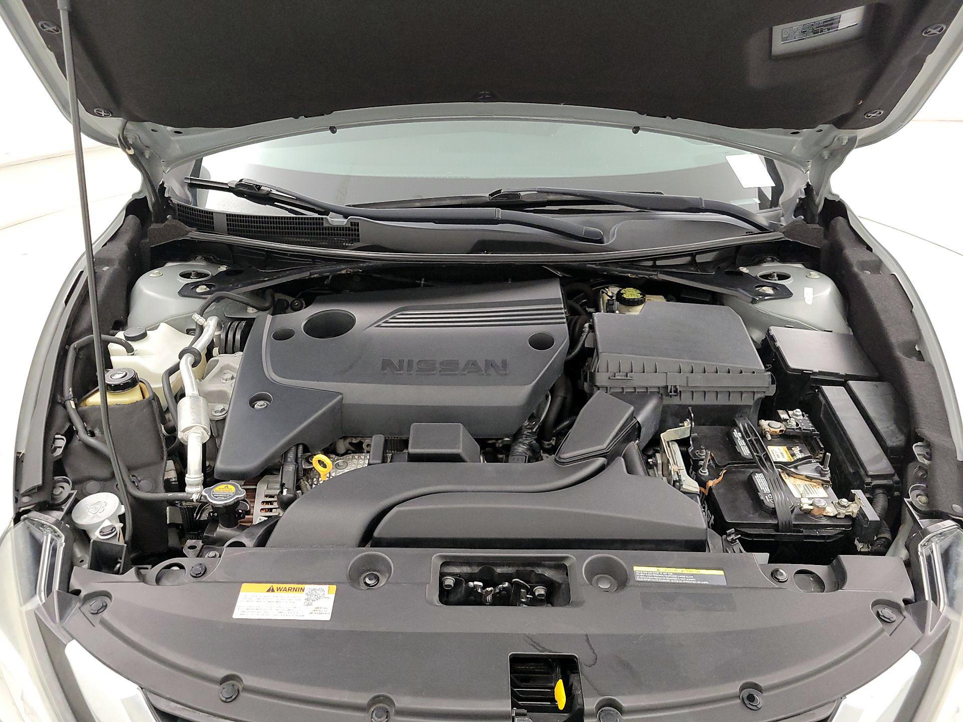 Thumbnail: 2016 Nissan Altima - 19