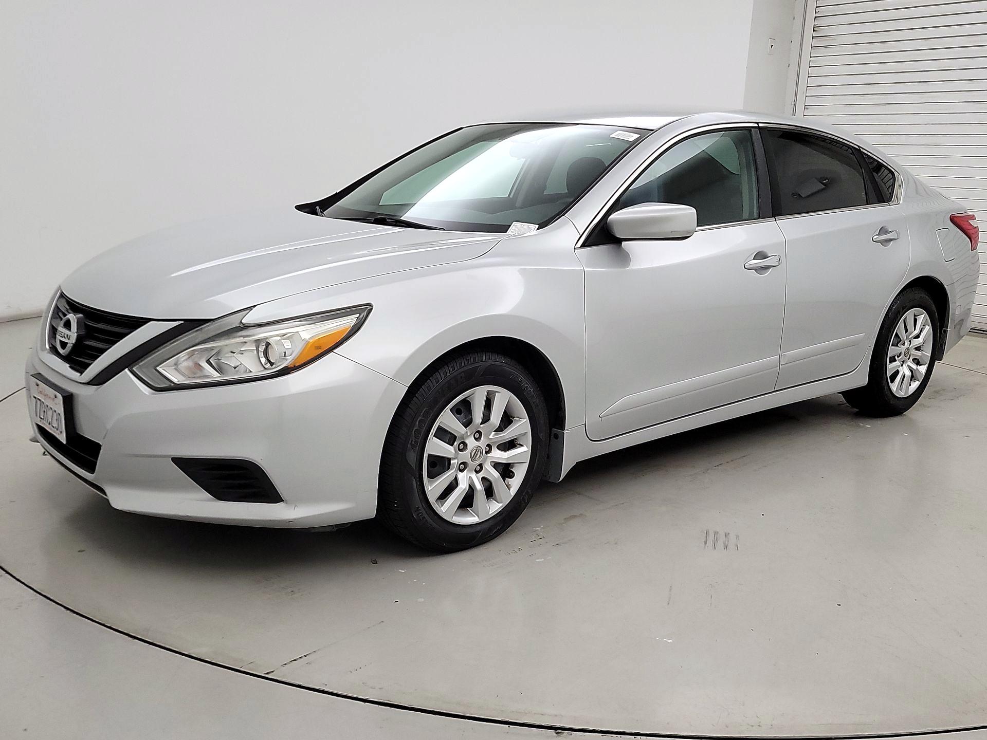Thumbnail: 2016 Nissan Altima - 3
