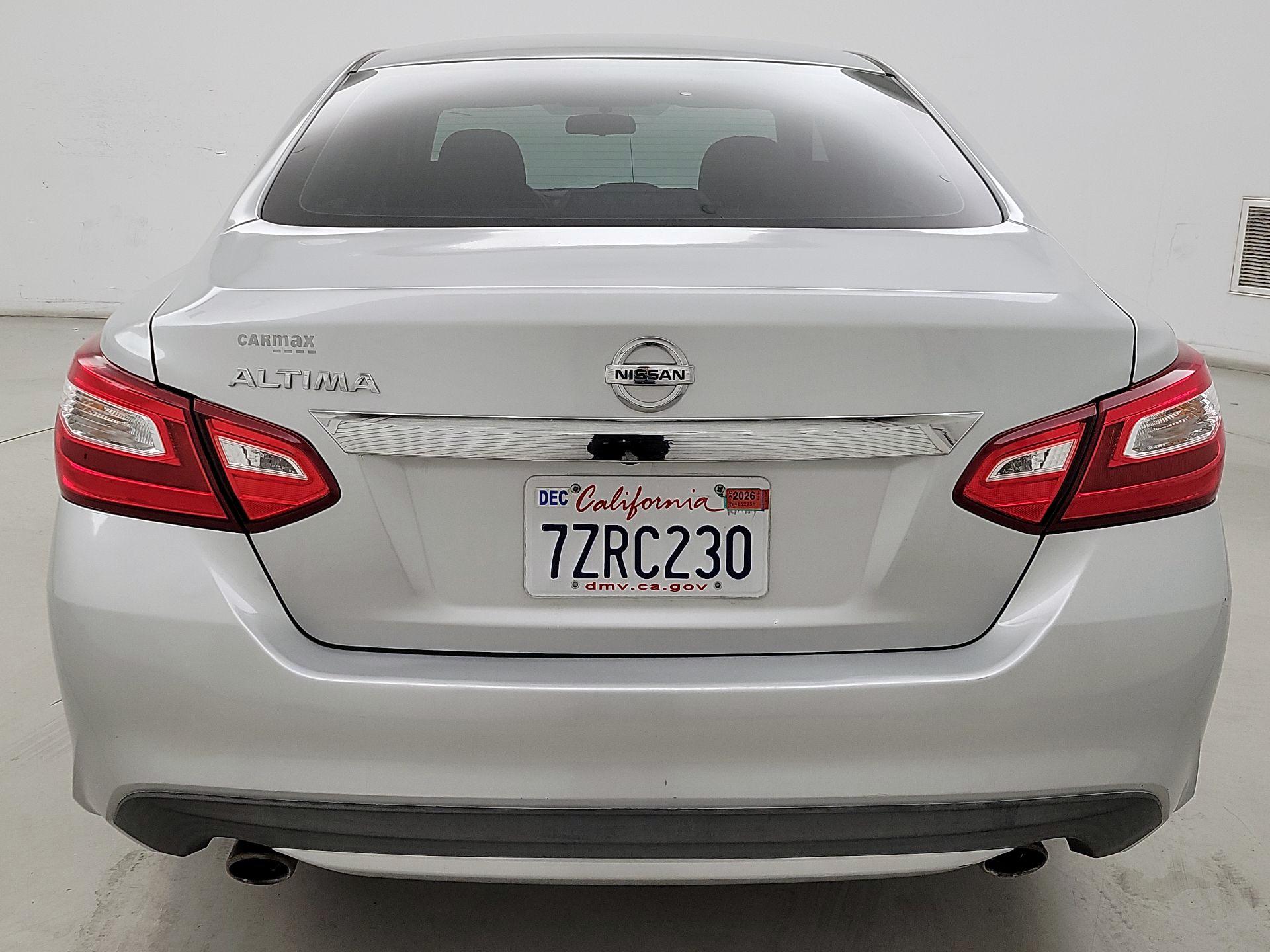 Thumbnail: 2016 Nissan Altima - 6