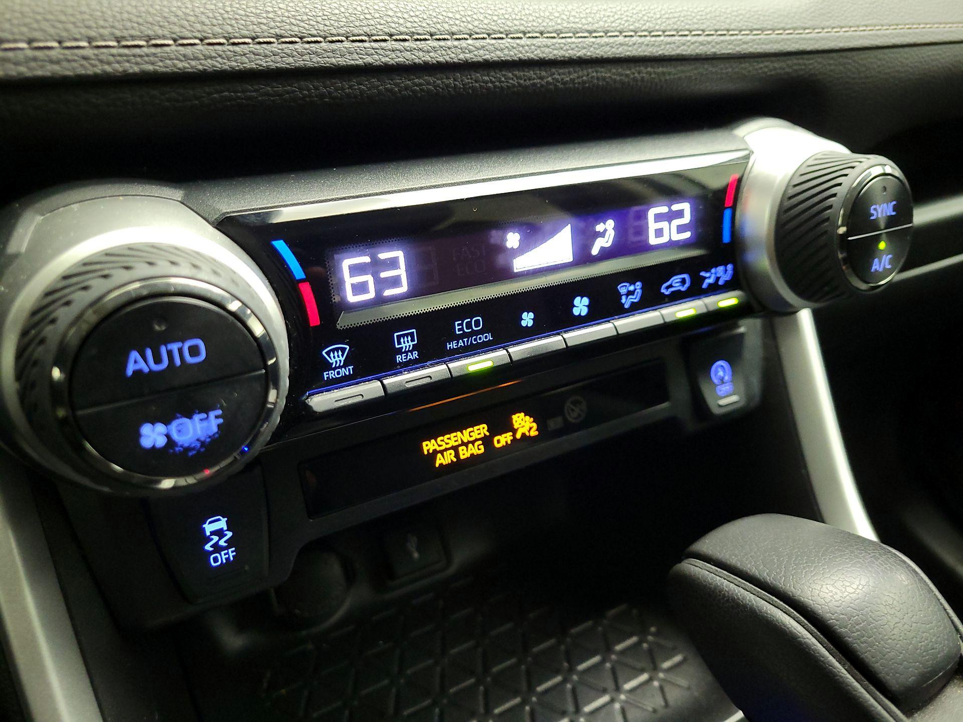Thumbnail: 2021 Toyota RAV4 - 16