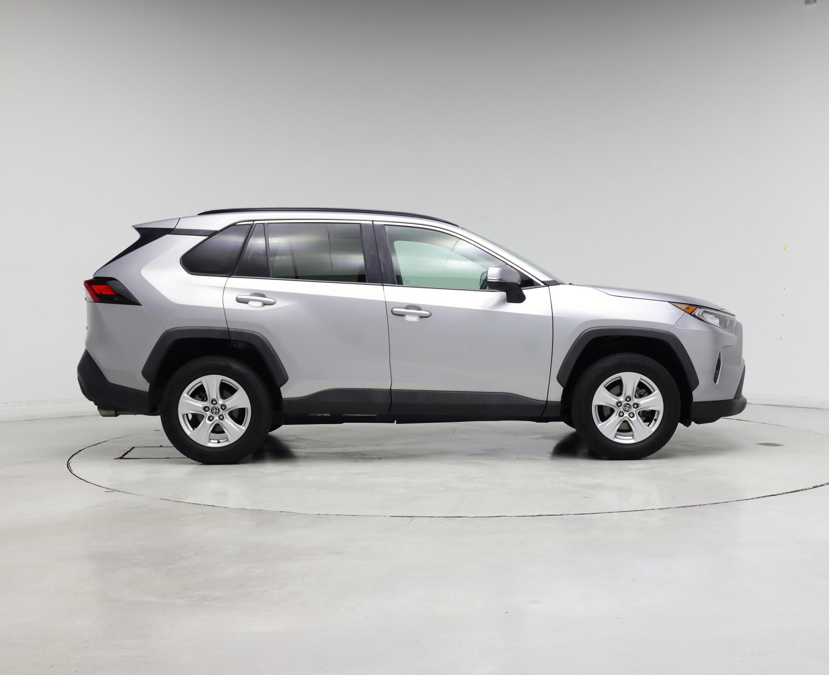 Thumbnail: 2021 Toyota RAV4 - 7