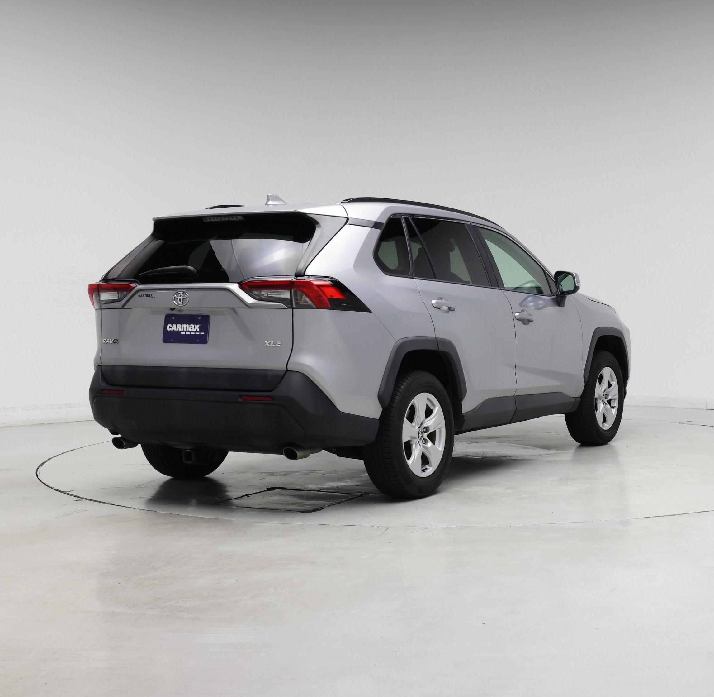 Thumbnail: 2021 Toyota RAV4 - 8