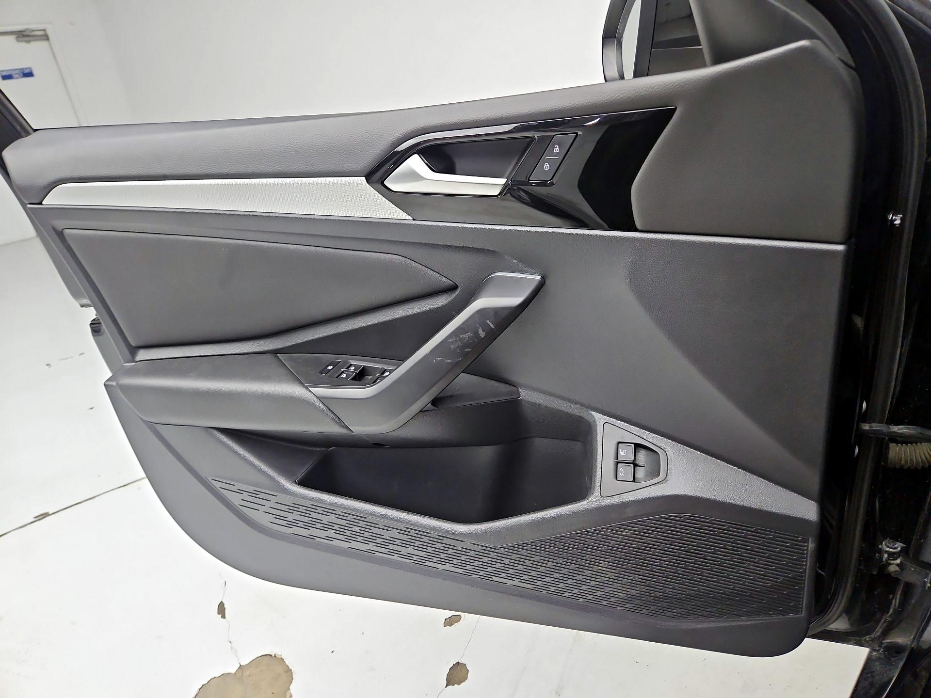 Thumbnail: 2021 Volkswagen Jetta - 12