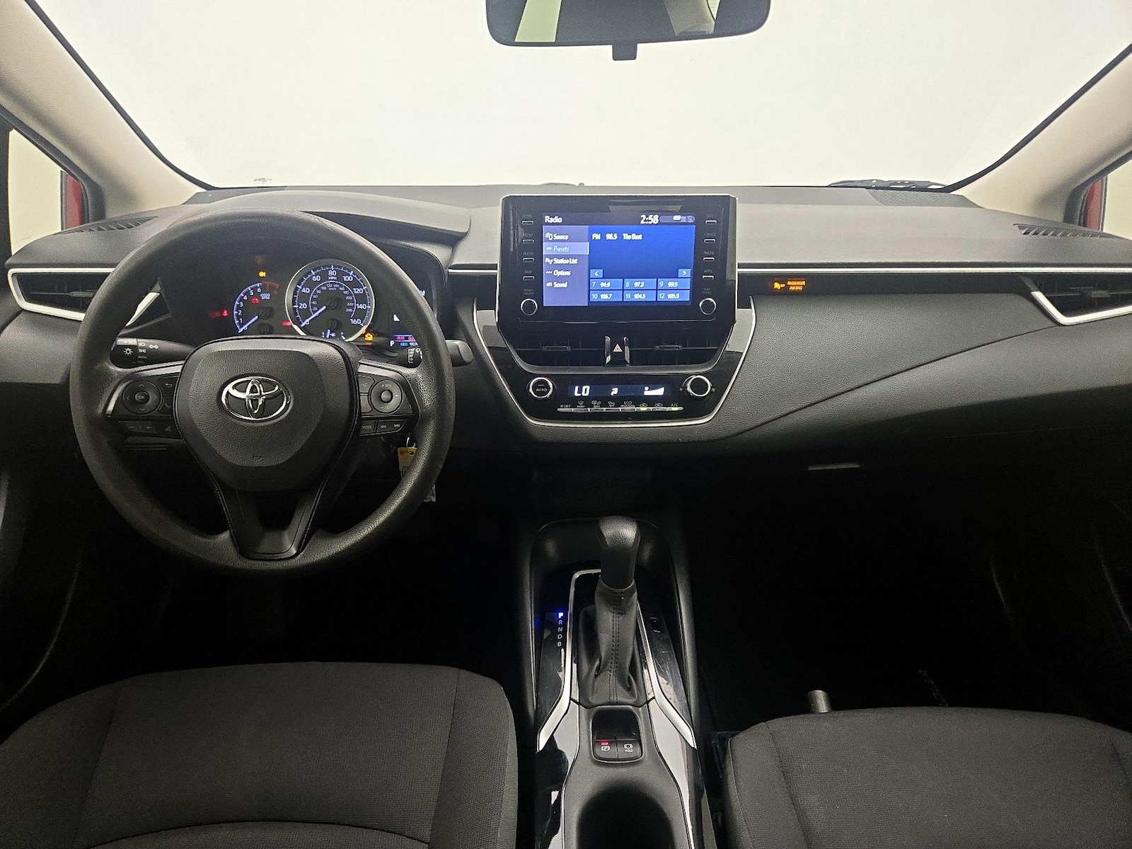 2020 Toyota Corolla LE - Photo 10