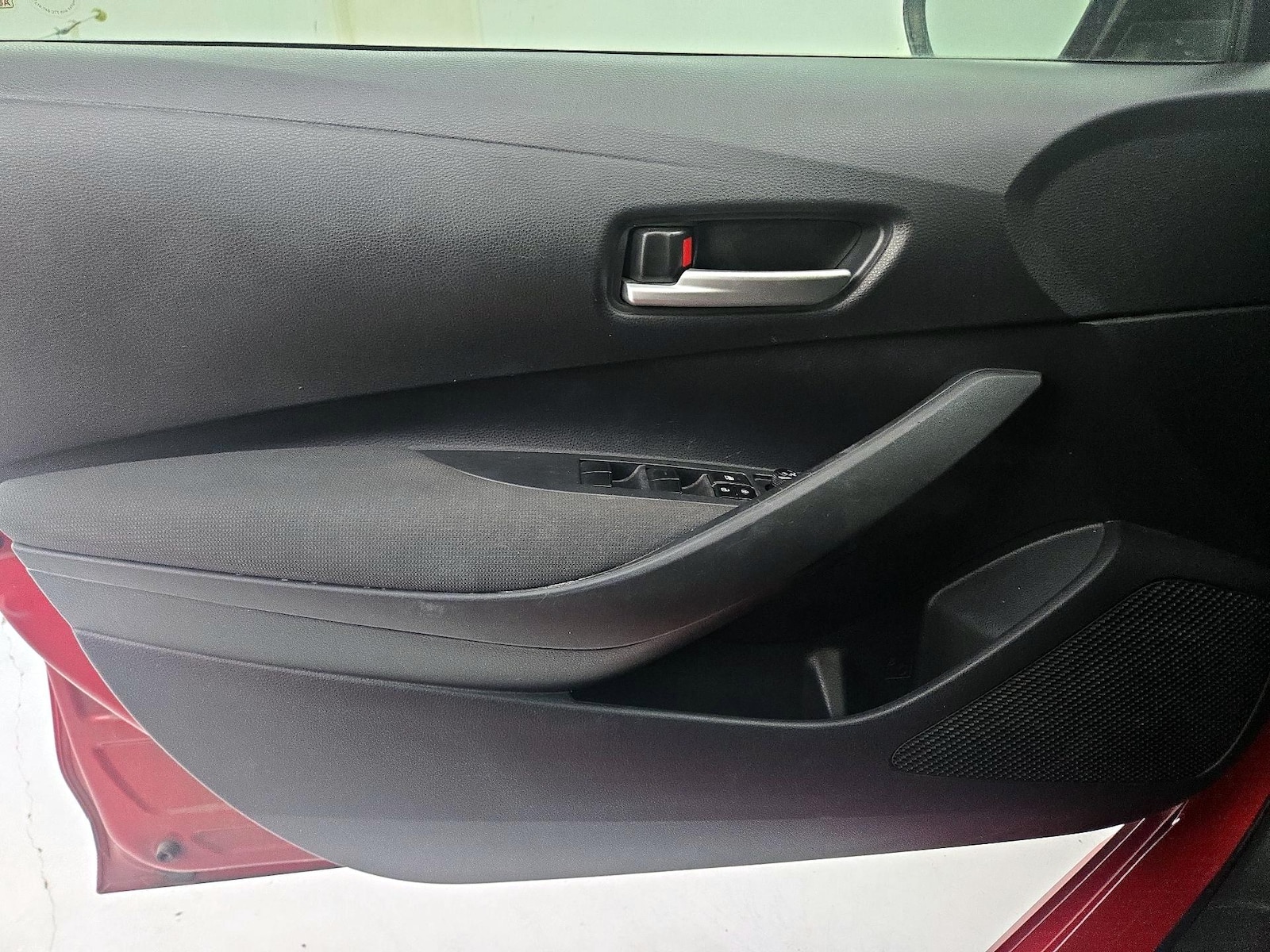 2020 Toyota Corolla LE - Photo 13