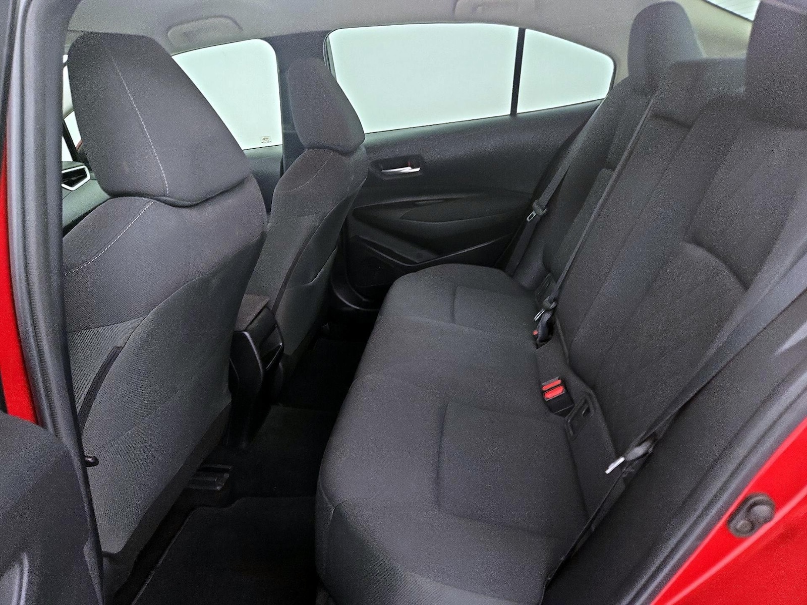 2020 Toyota Corolla LE - Photo 20