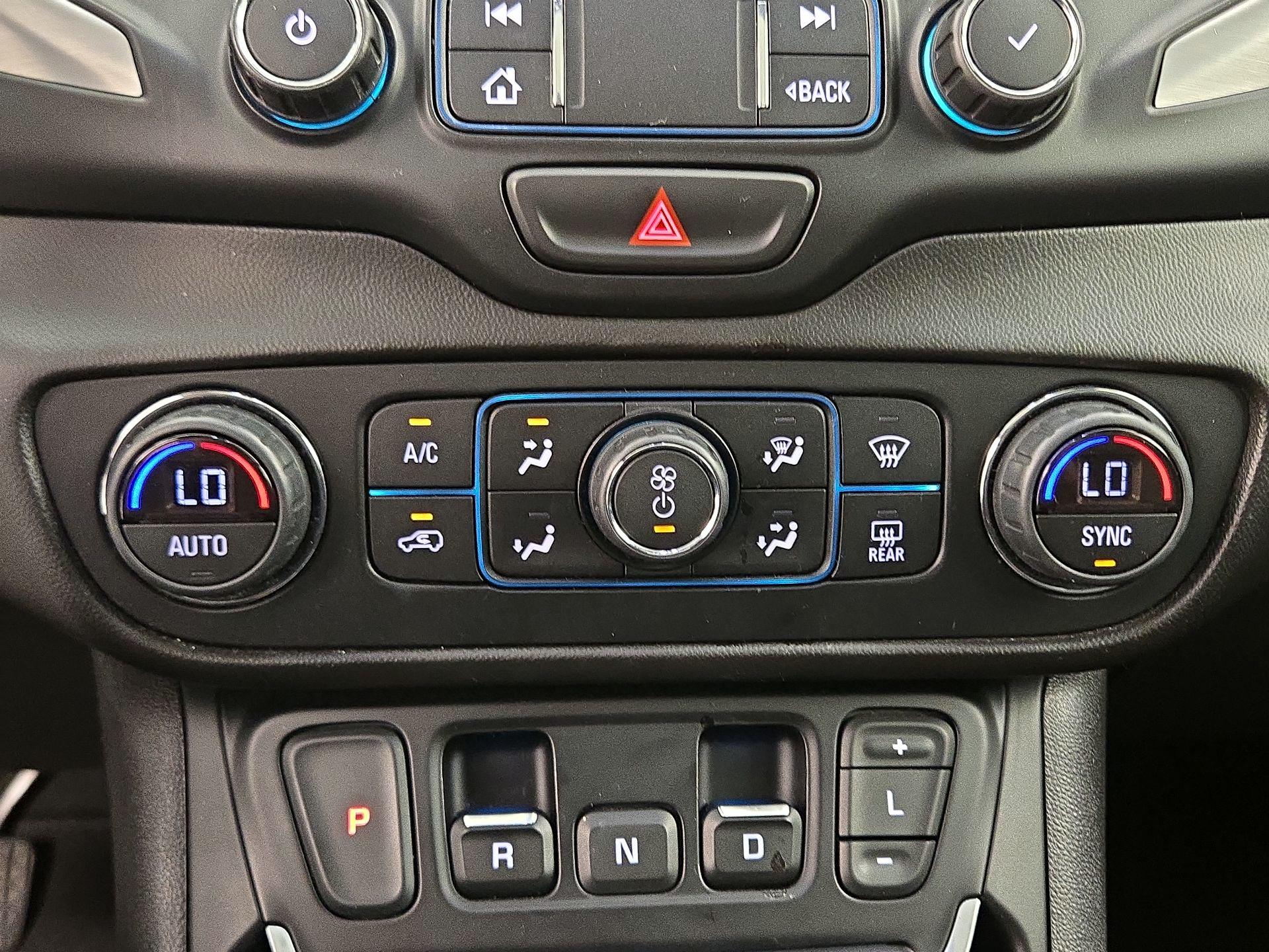 Thumbnail: 2020 GMC Terrain - 17