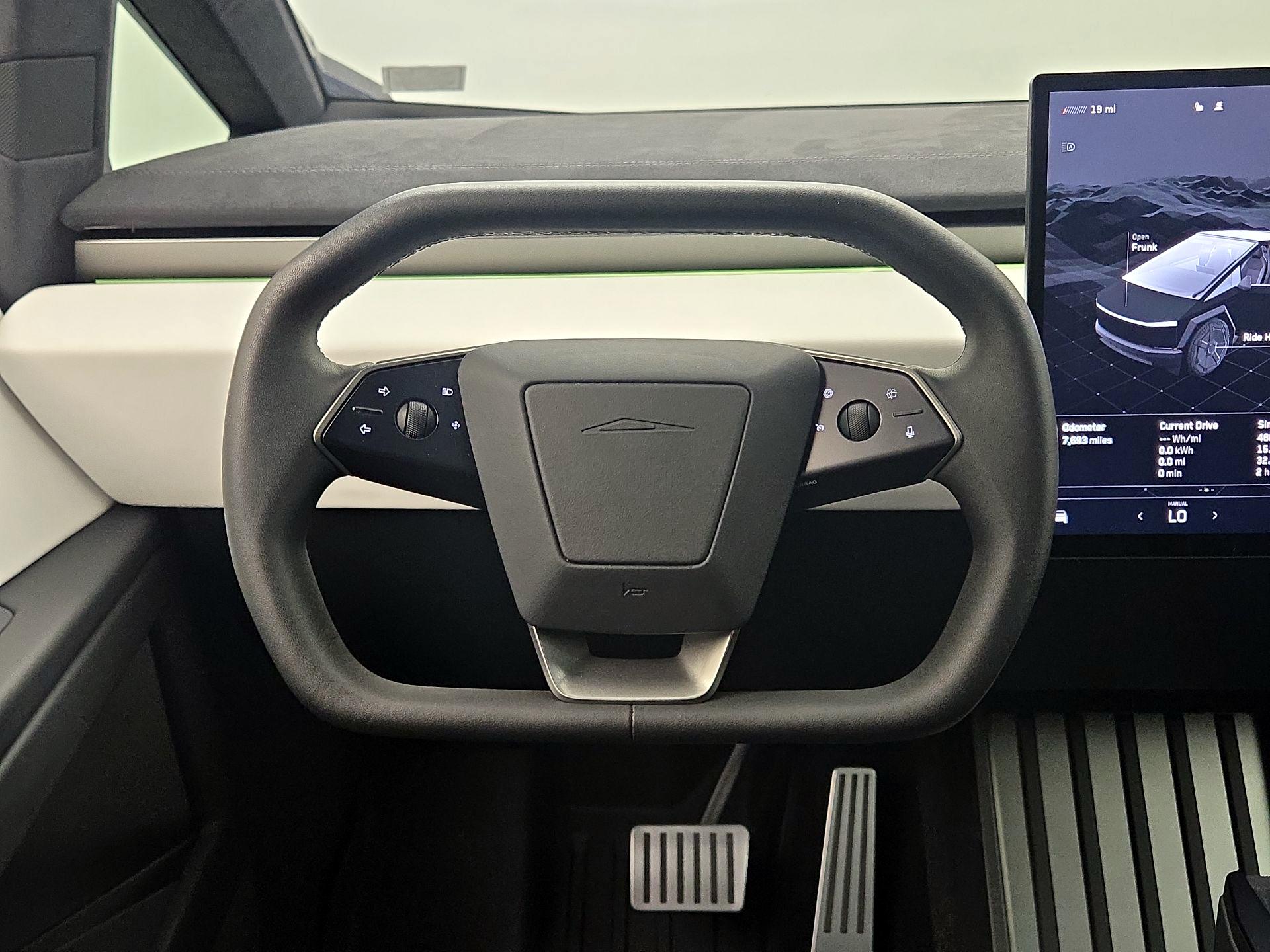 Thumbnail: 2024 Tesla Cybertruck - 10