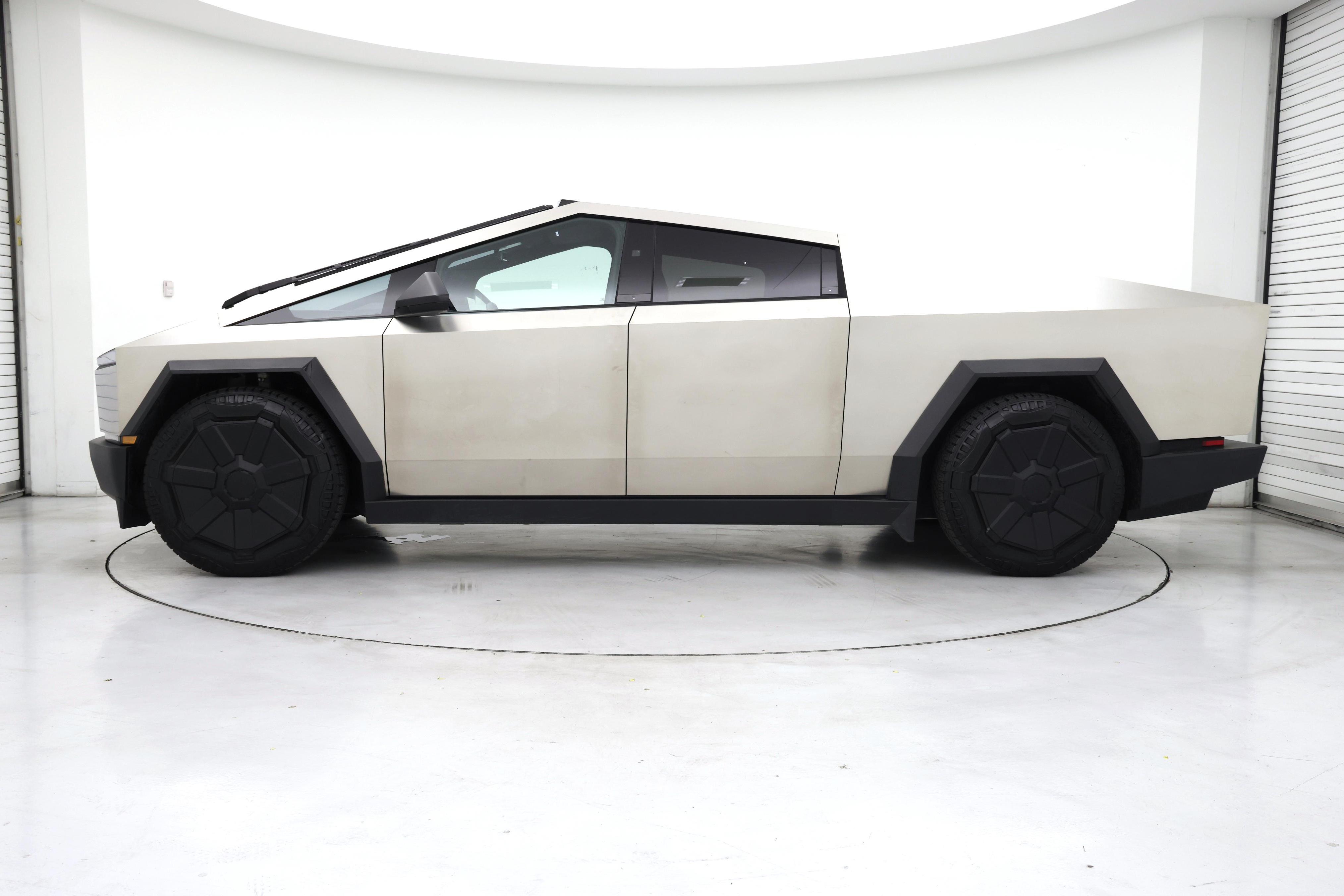 Thumbnail: 2024 Tesla Cybertruck - 3