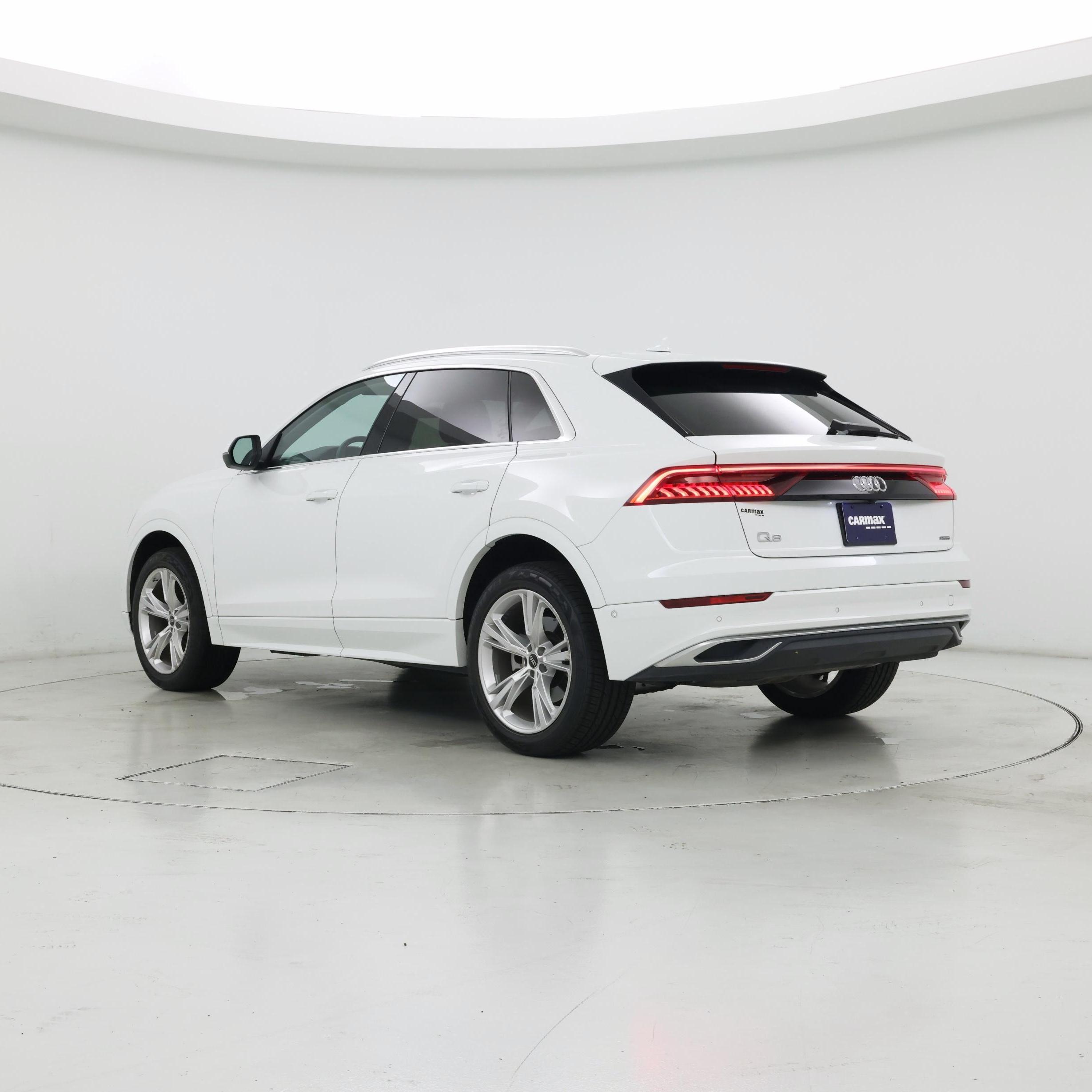 Thumbnail: 2023 Audi Q8 - 2