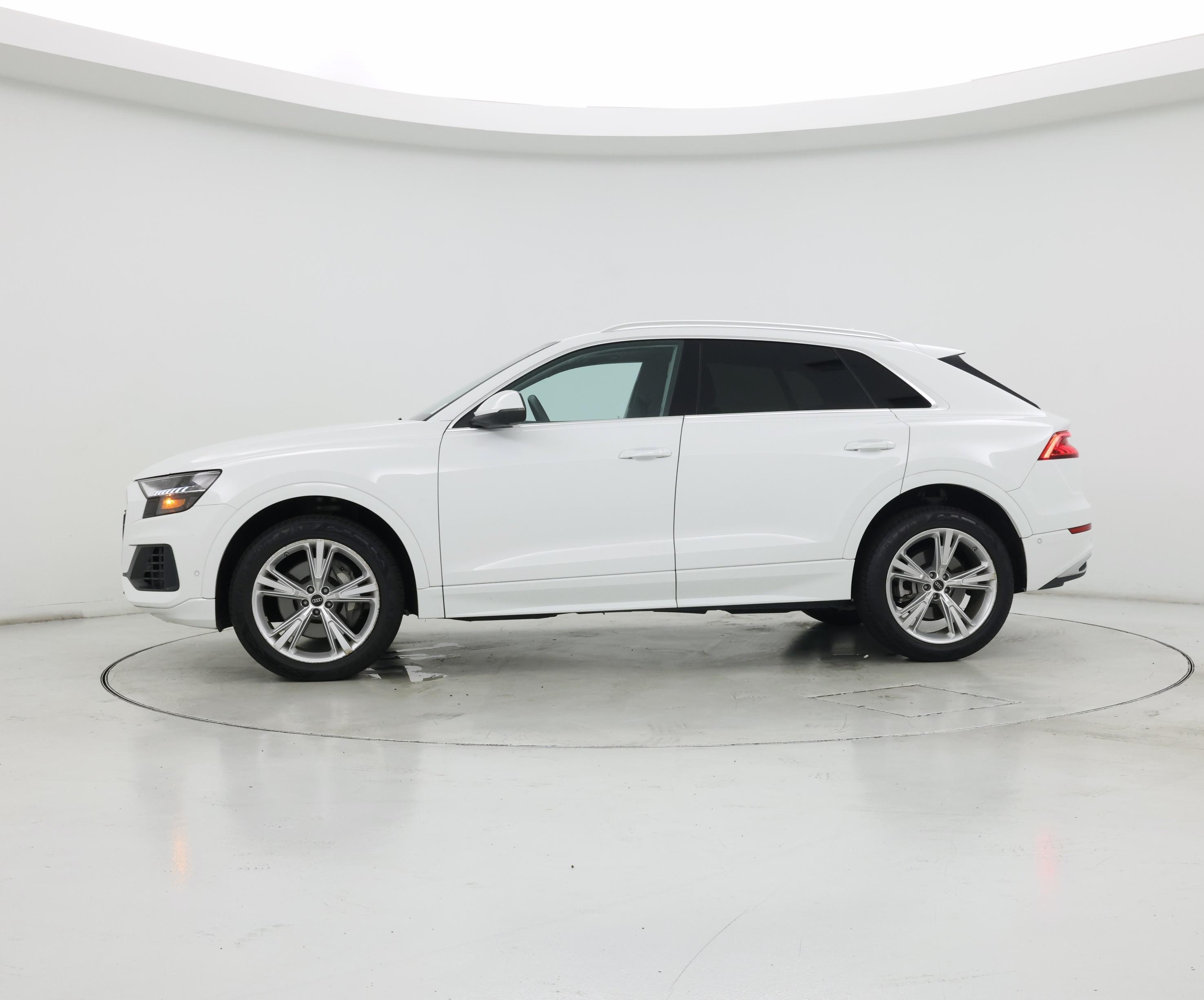 Thumbnail: 2023 Audi Q8 - 3