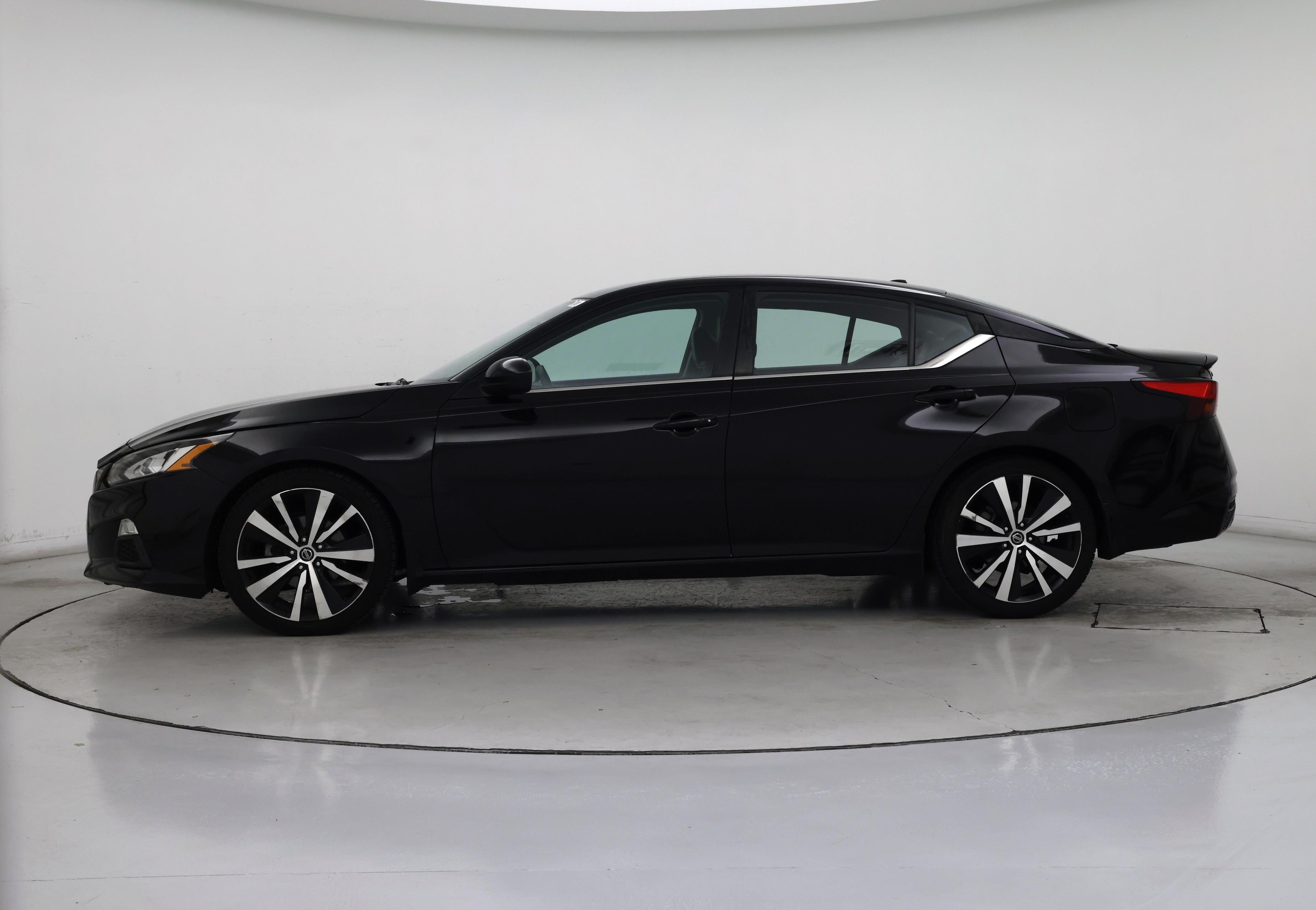 Thumbnail: 2020 Nissan Altima - 3