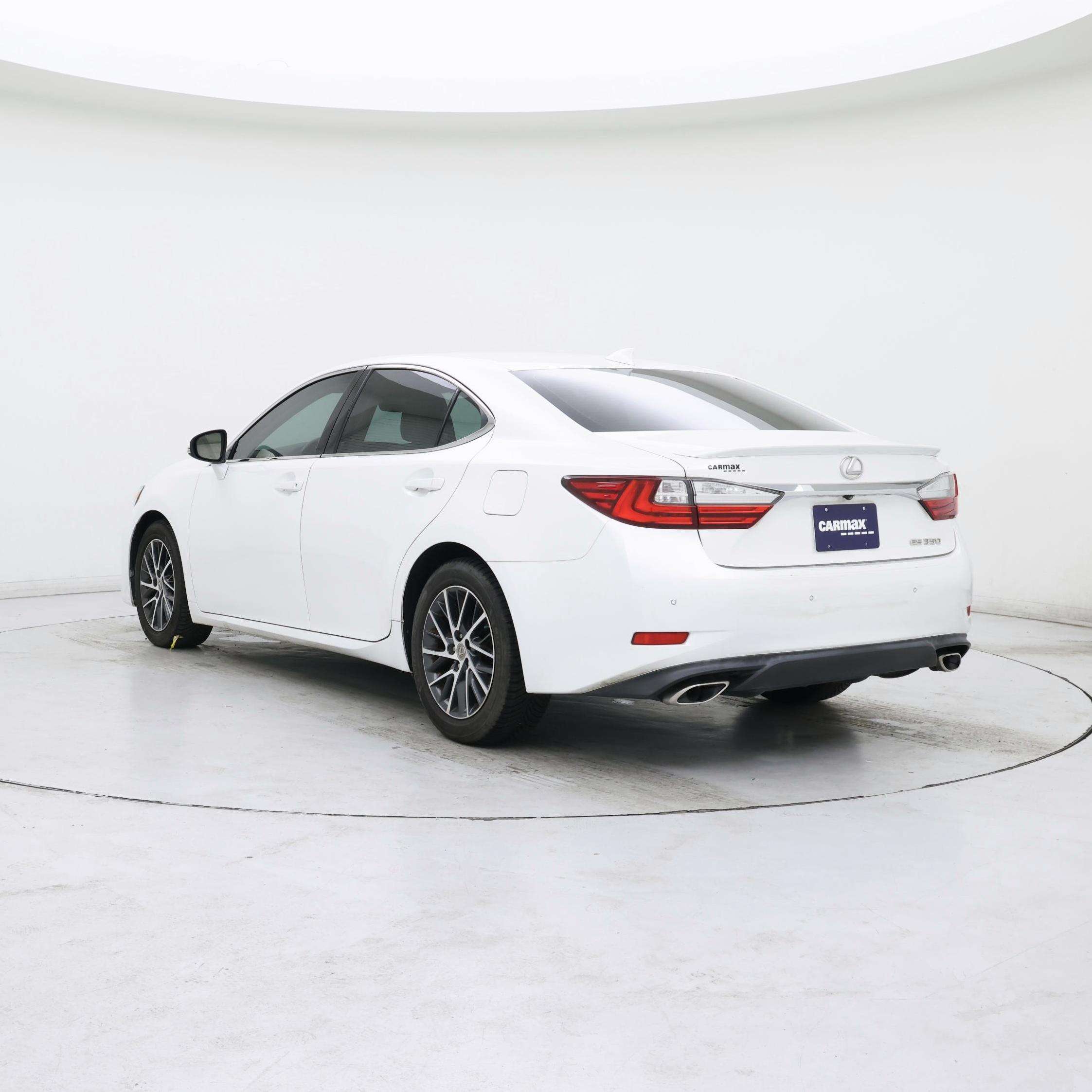 Thumbnail: 2016 Lexus ES - 2