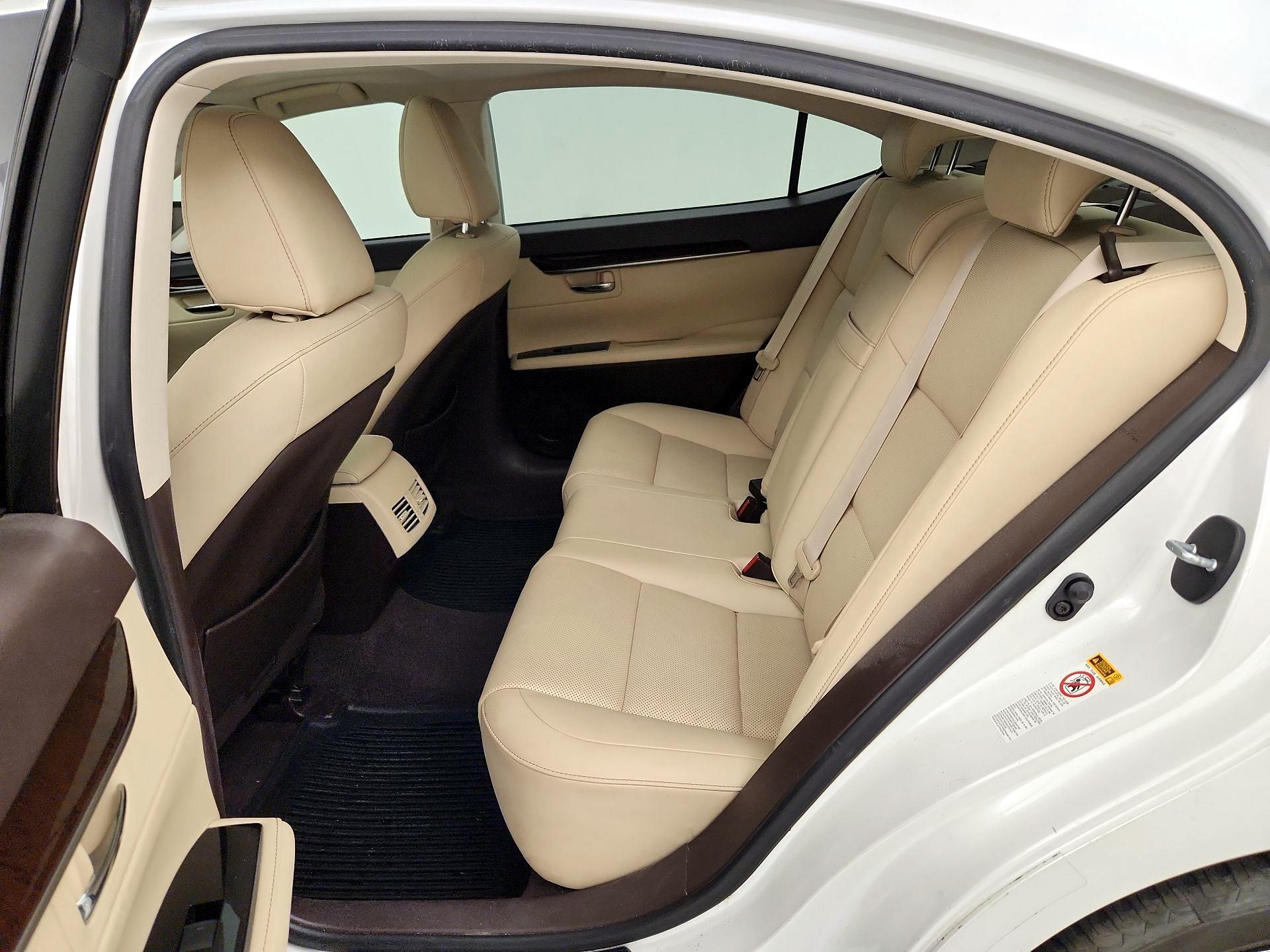 Thumbnail: 2016 Lexus ES - 20