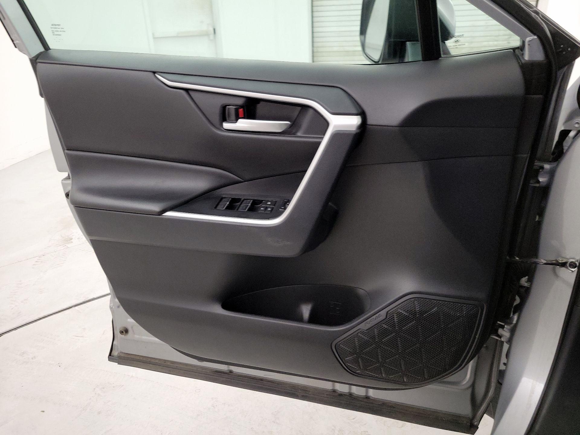 Thumbnail: 2025 Toyota RAV4 - 12