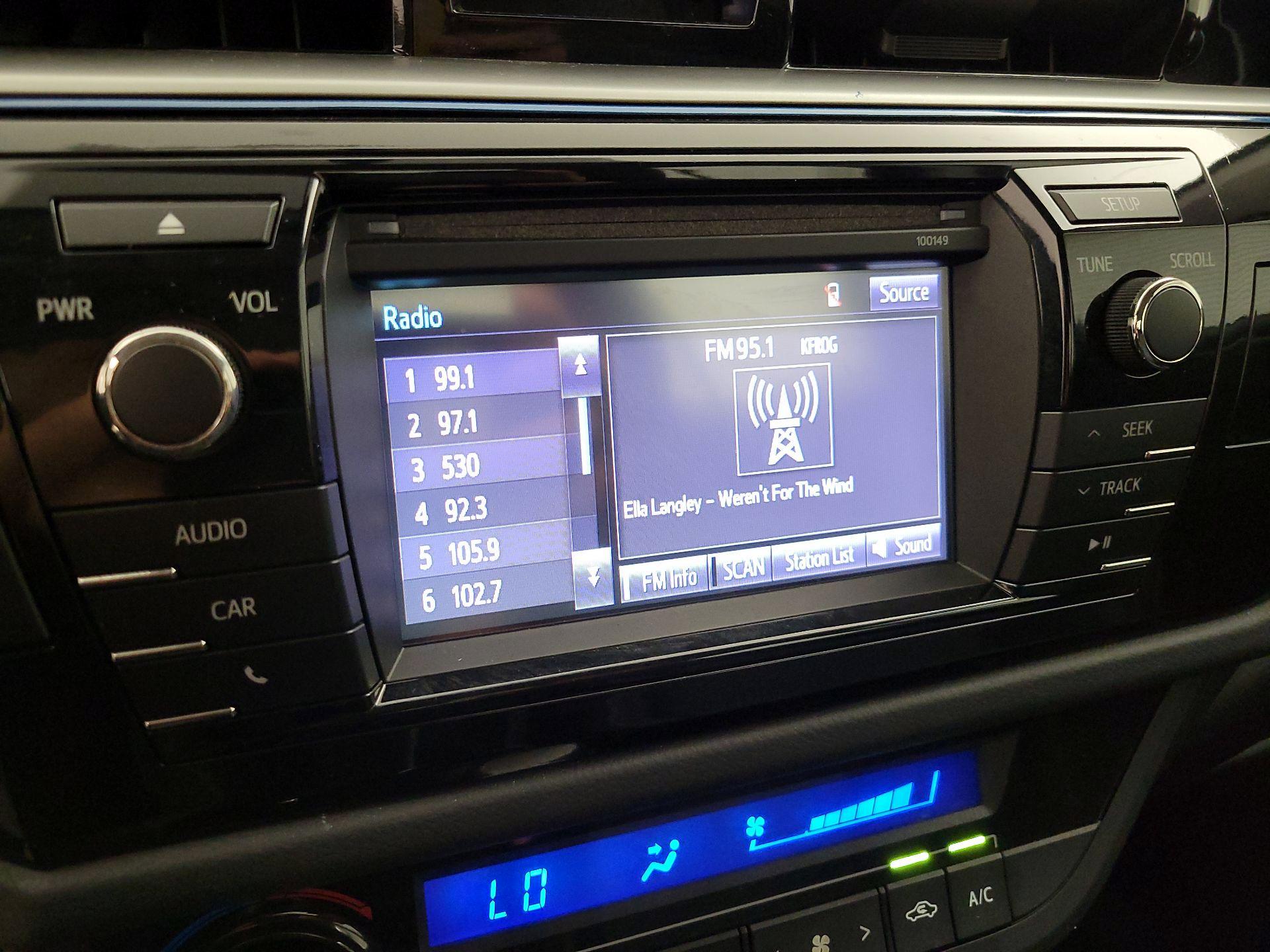 Thumbnail: 2015 Toyota Corolla - 15