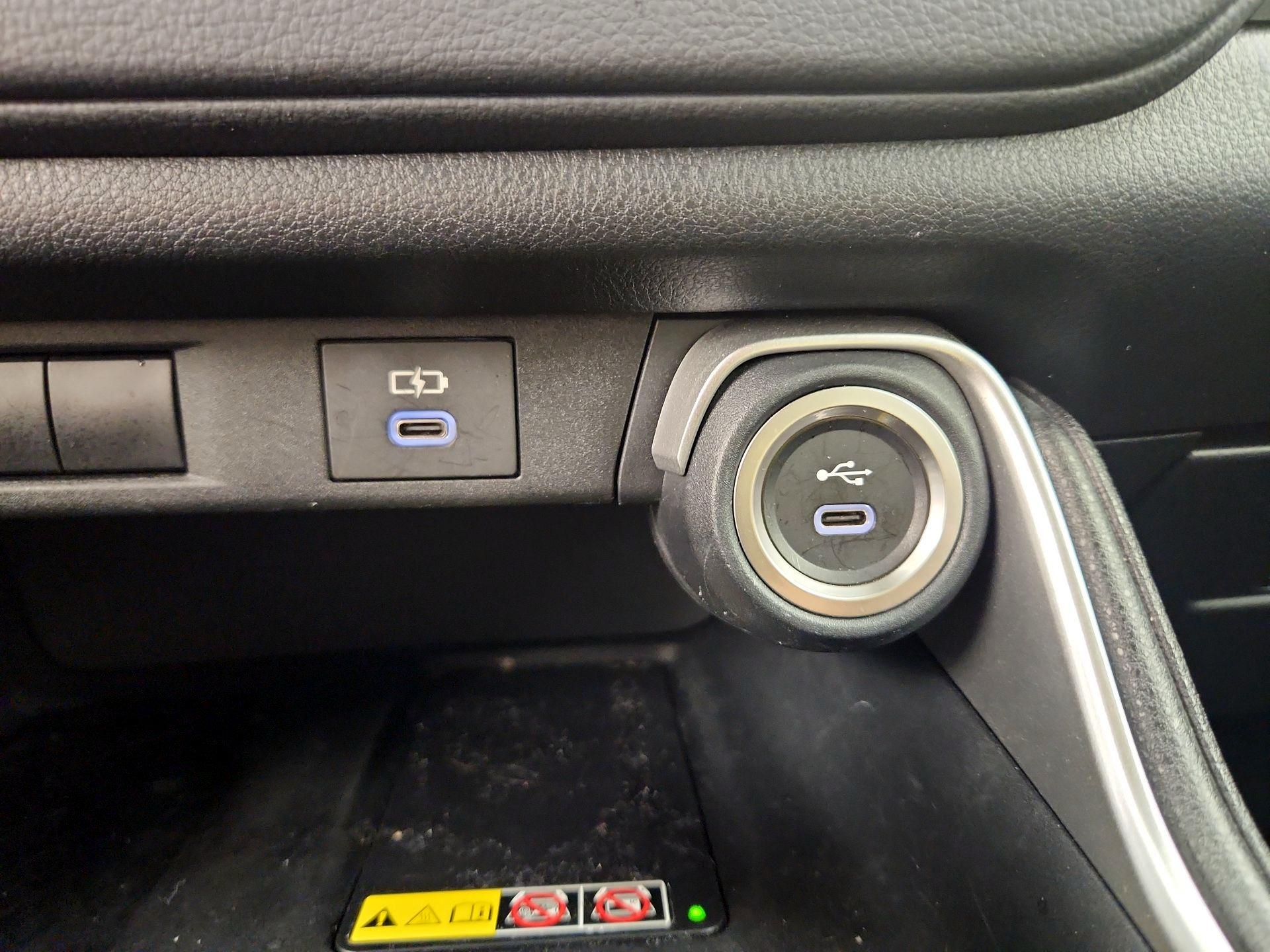 Thumbnail: 2024 Toyota Highlander - 18