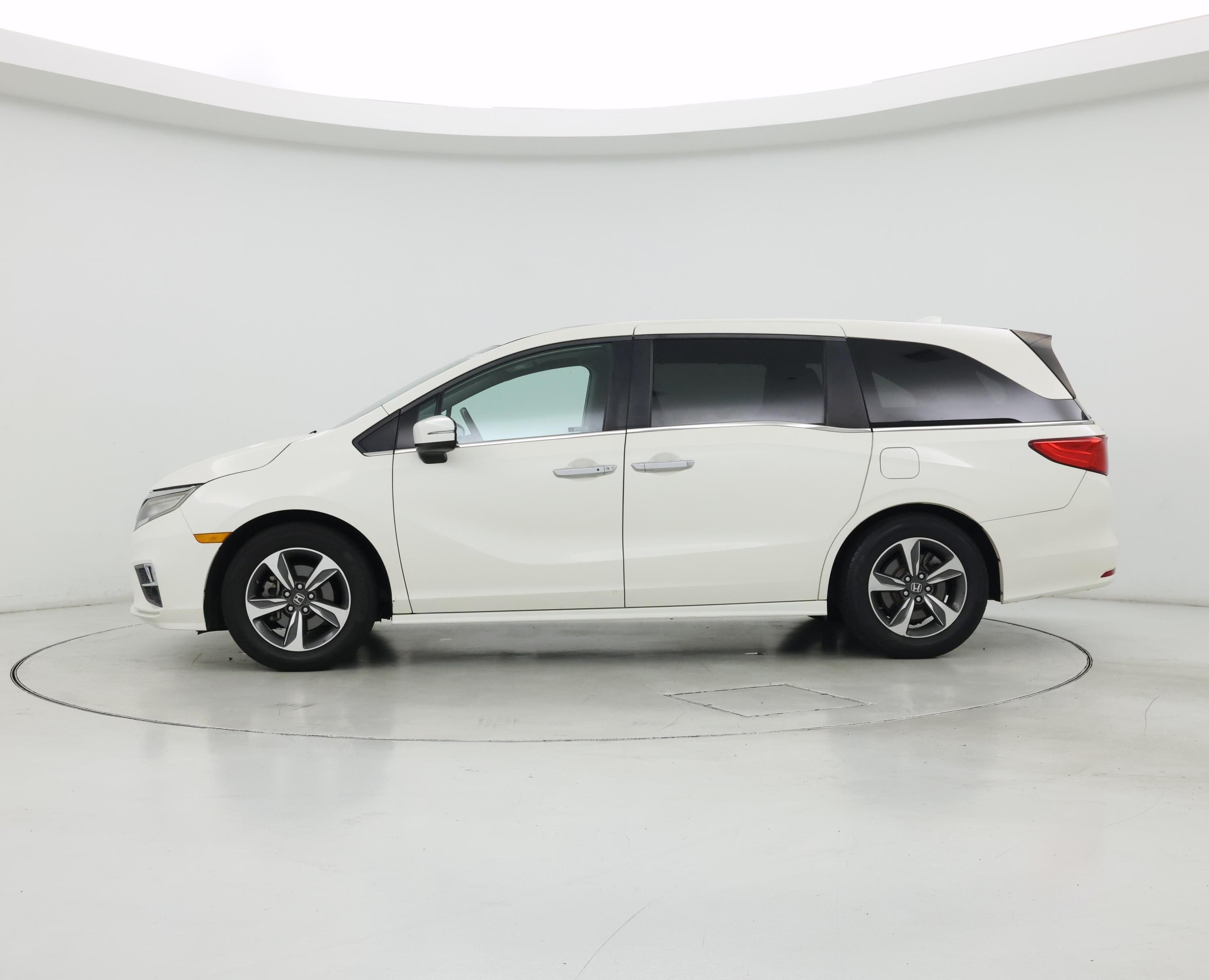 Thumbnail: 2019 Honda Odyssey - 3