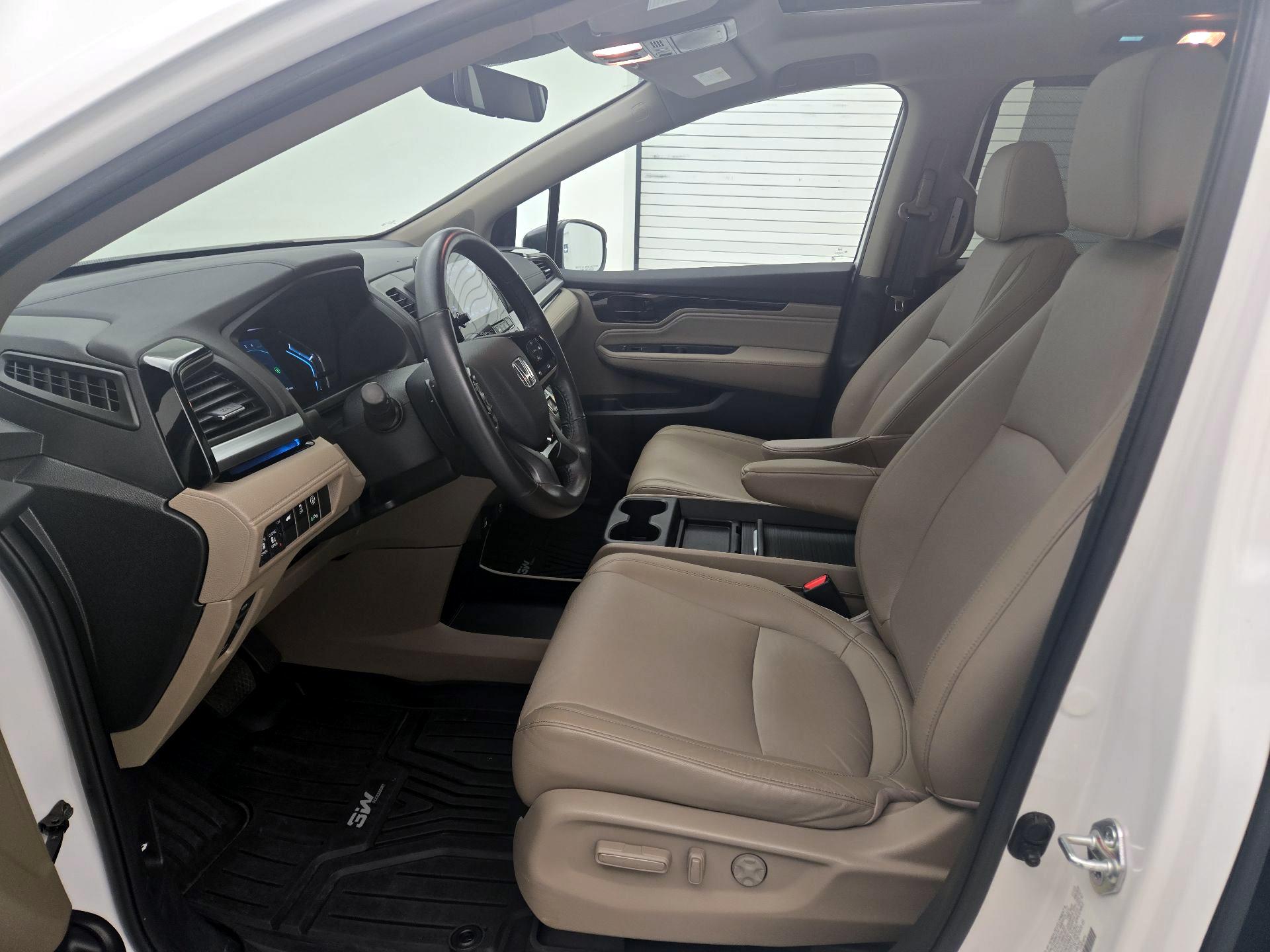 Thumbnail: 2023 Honda Odyssey - 11