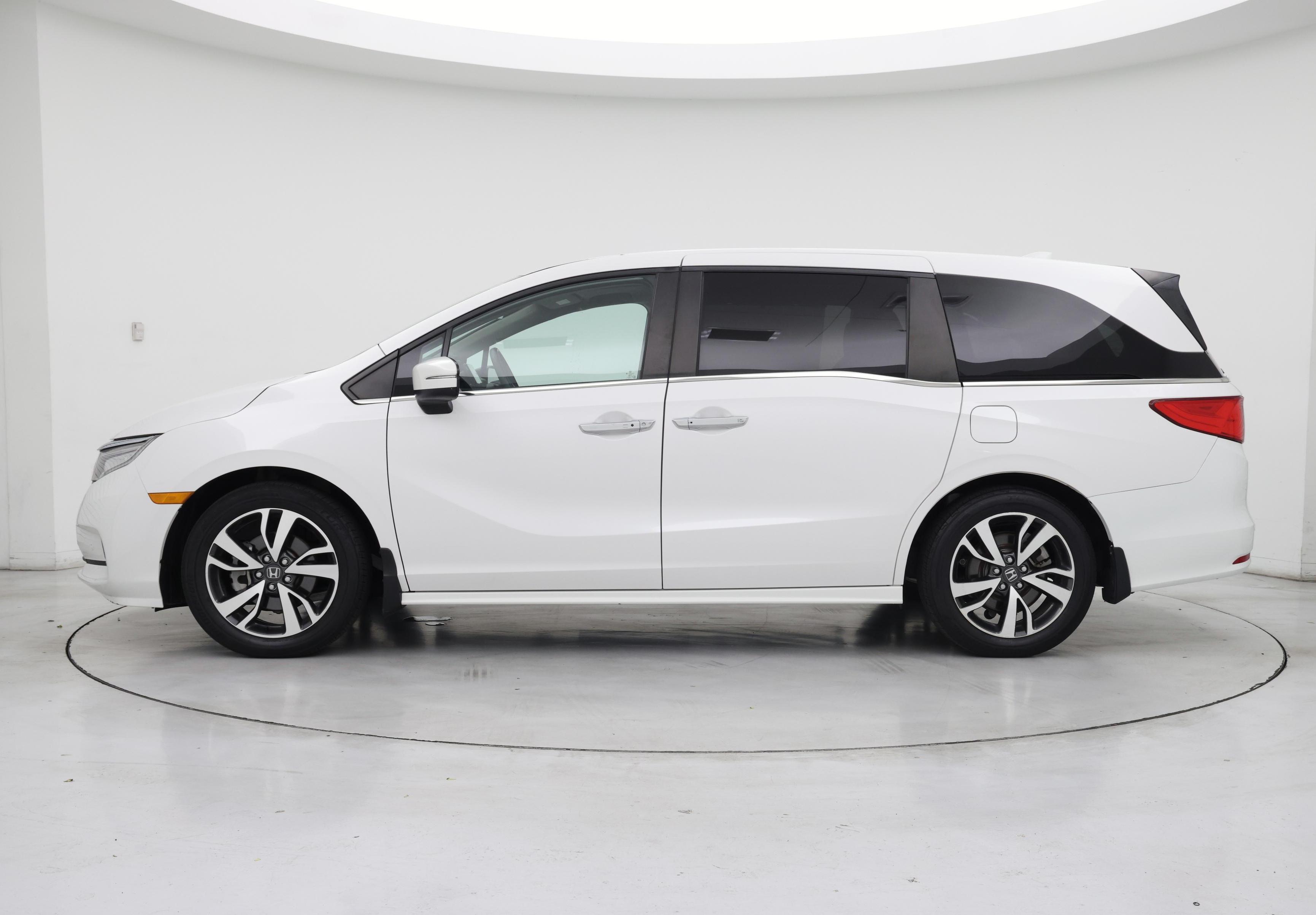 Thumbnail: 2023 Honda Odyssey - 3