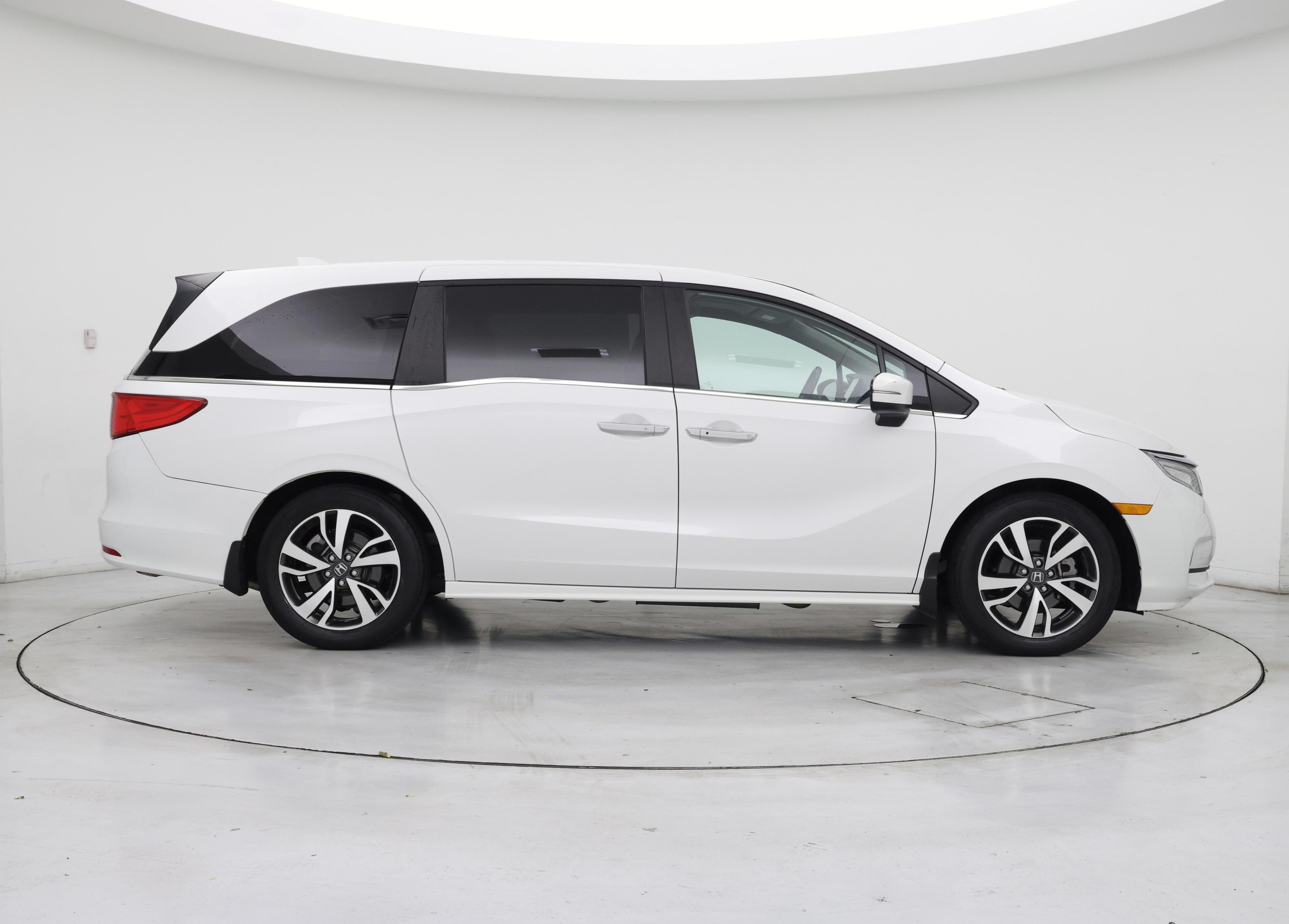 Thumbnail: 2023 Honda Odyssey - 7
