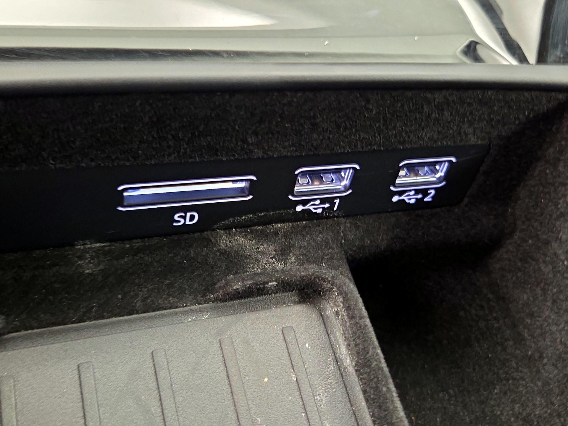Thumbnail: 2019 Audi A8 - 19