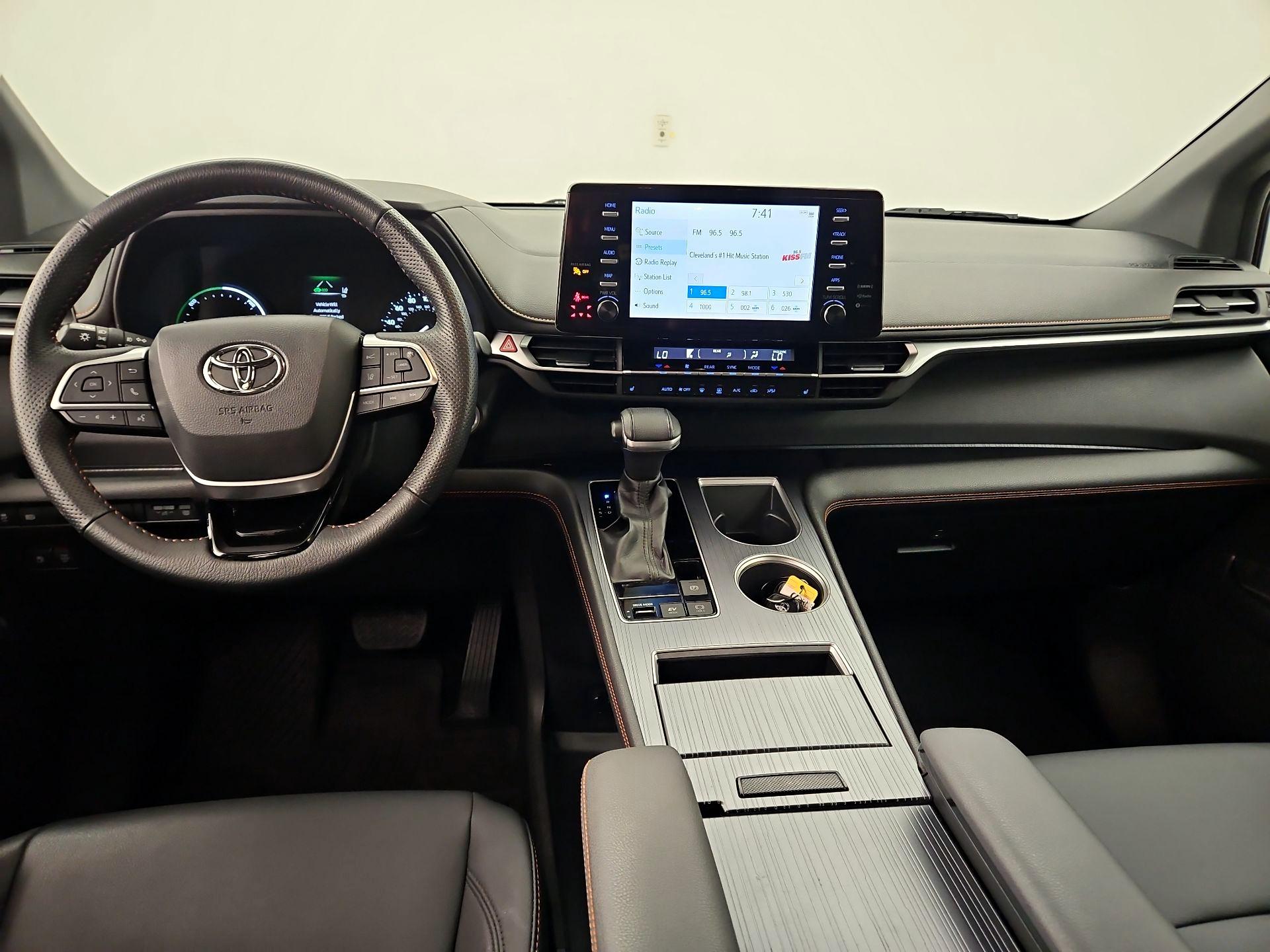 Thumbnail: 2022 Toyota Sienna - 9