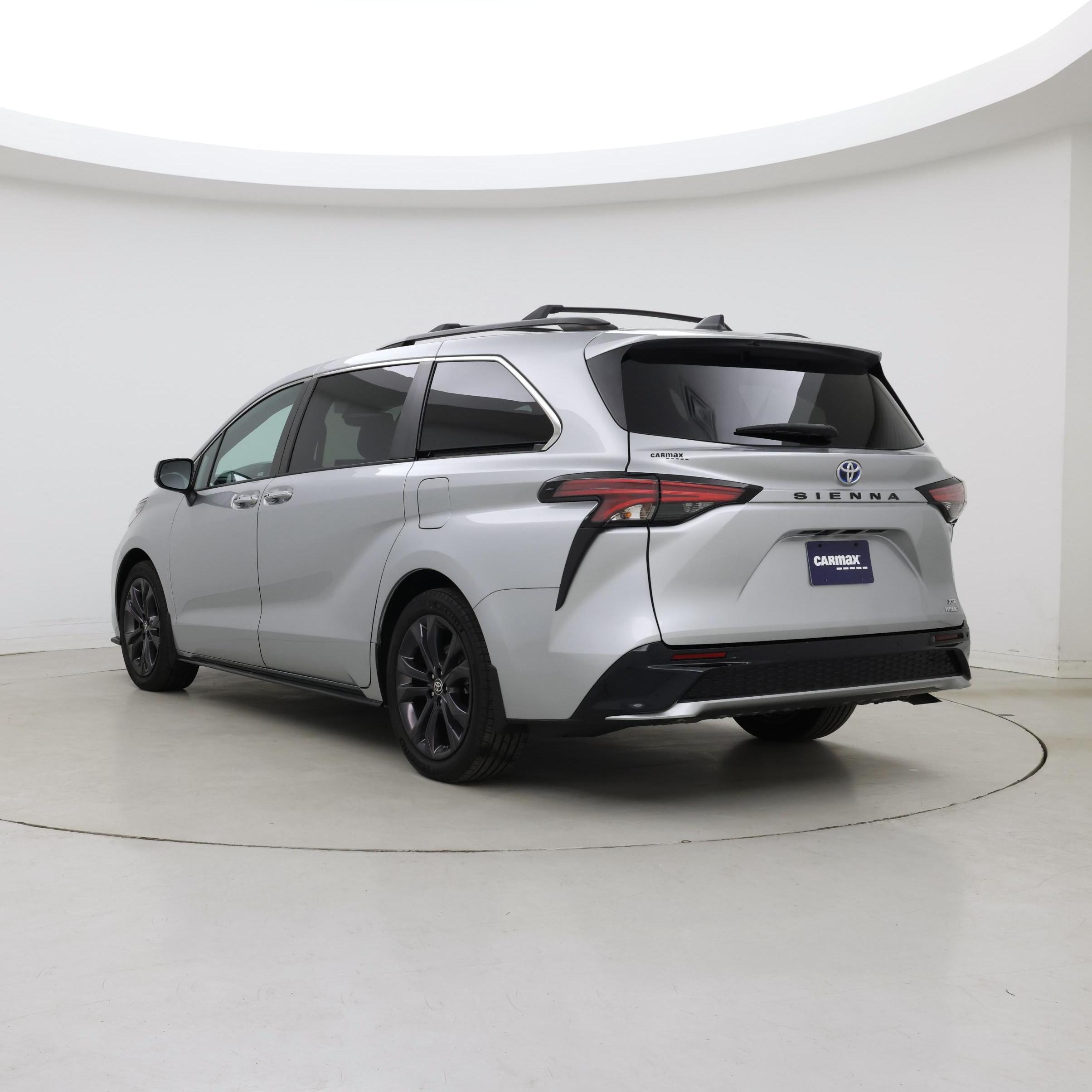Thumbnail: 2022 Toyota Sienna - 2