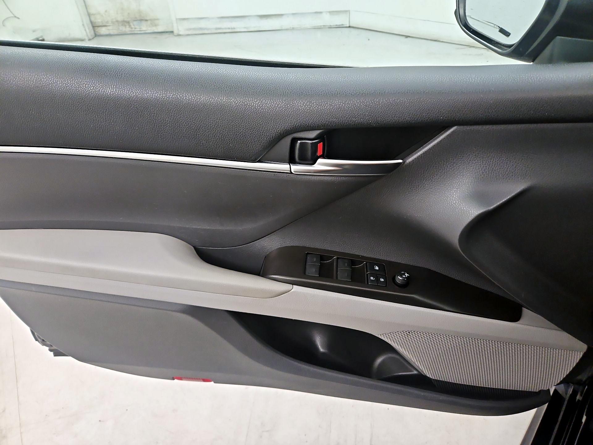 Thumbnail: 2021 Toyota Camry - 12