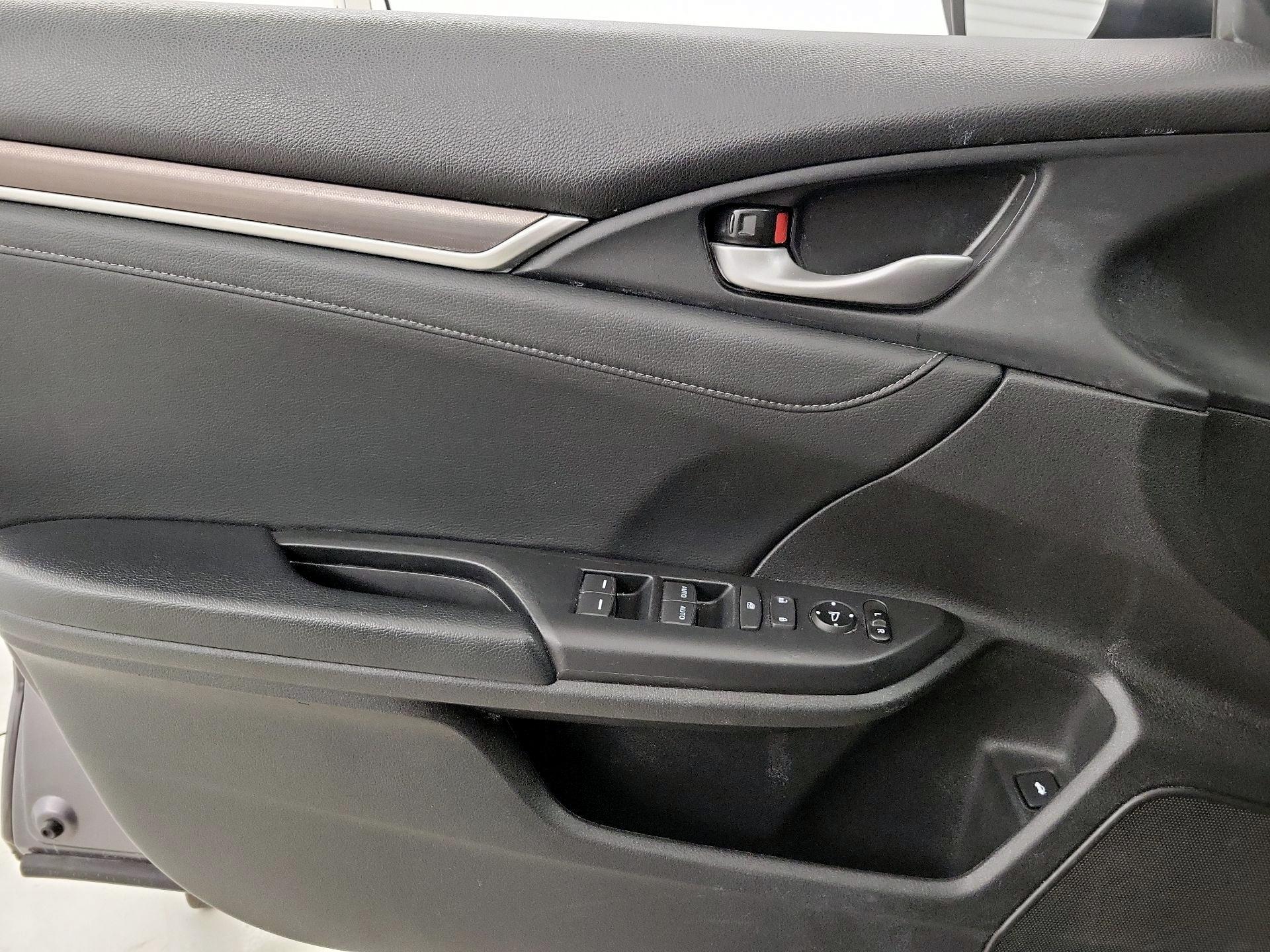 Thumbnail: 2019 Honda Civic - 12