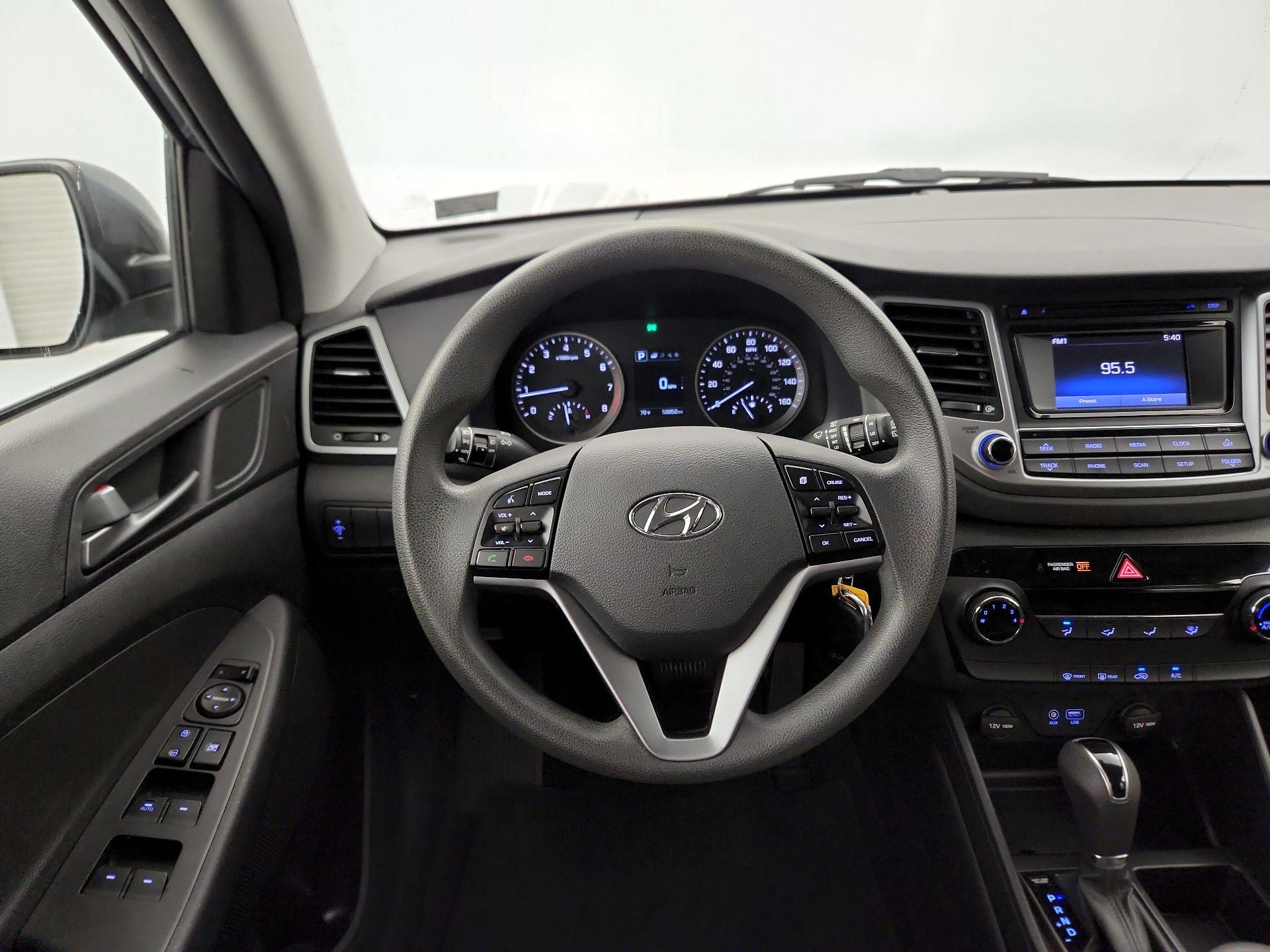 Thumbnail: 2016 Hyundai Tucson - 10