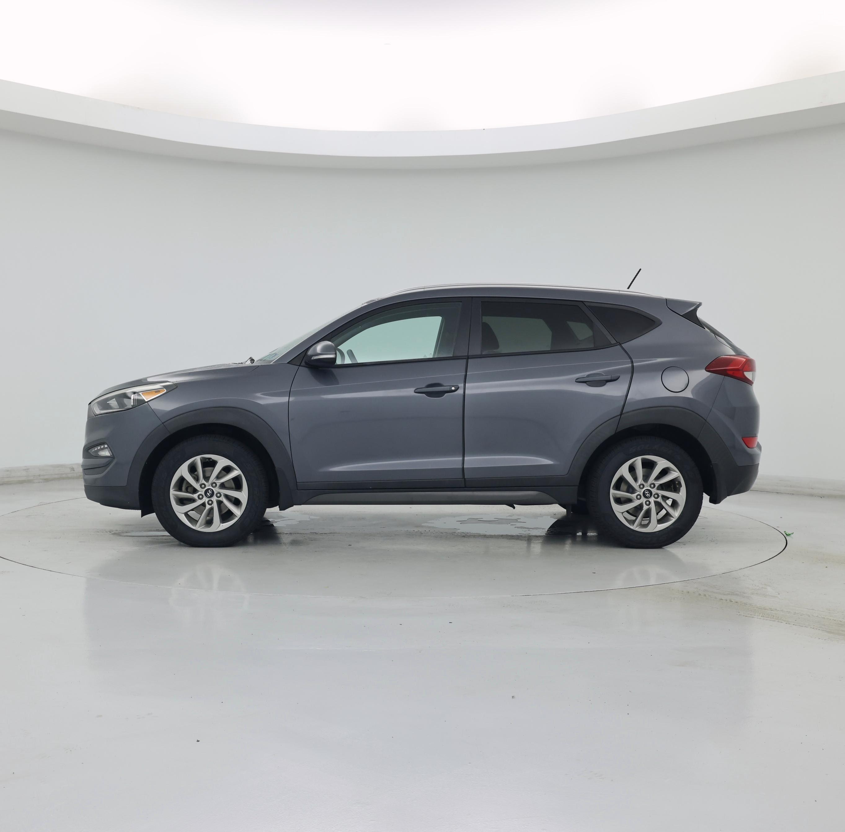 Thumbnail: 2016 Hyundai Tucson - 3