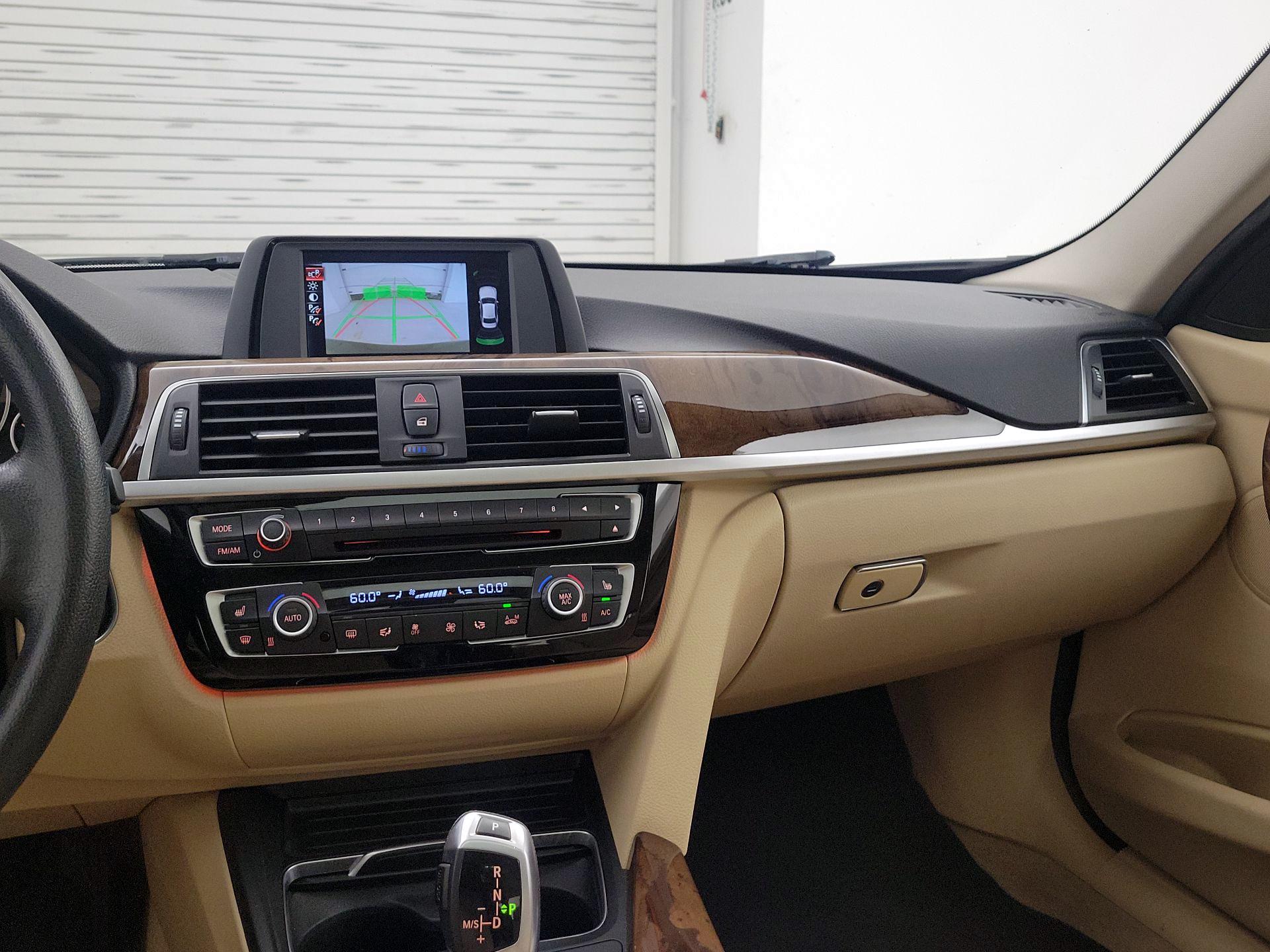 Thumbnail: 2016 BMW 3 Series - 9