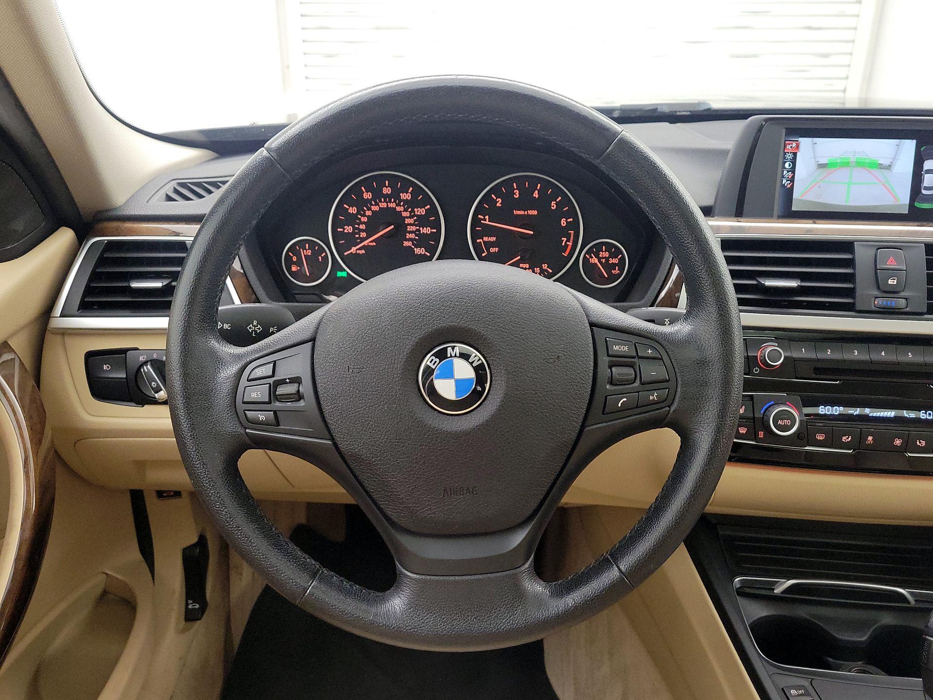 Thumbnail: 2016 BMW 3 Series - 10