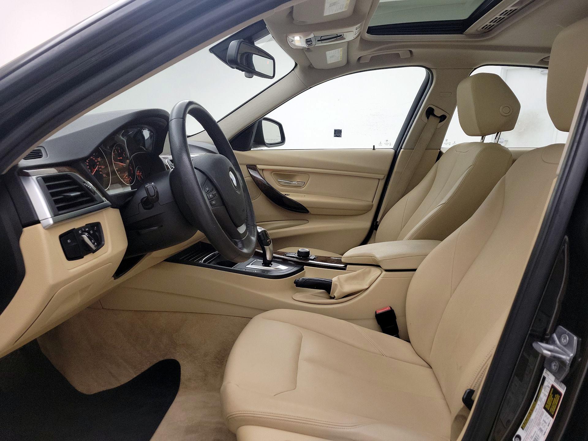 Thumbnail: 2016 BMW 3 Series - 11
